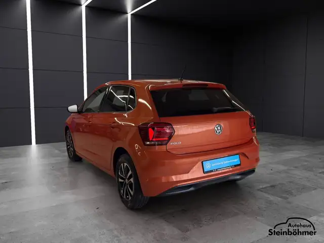 Volkswagen Polo view 4