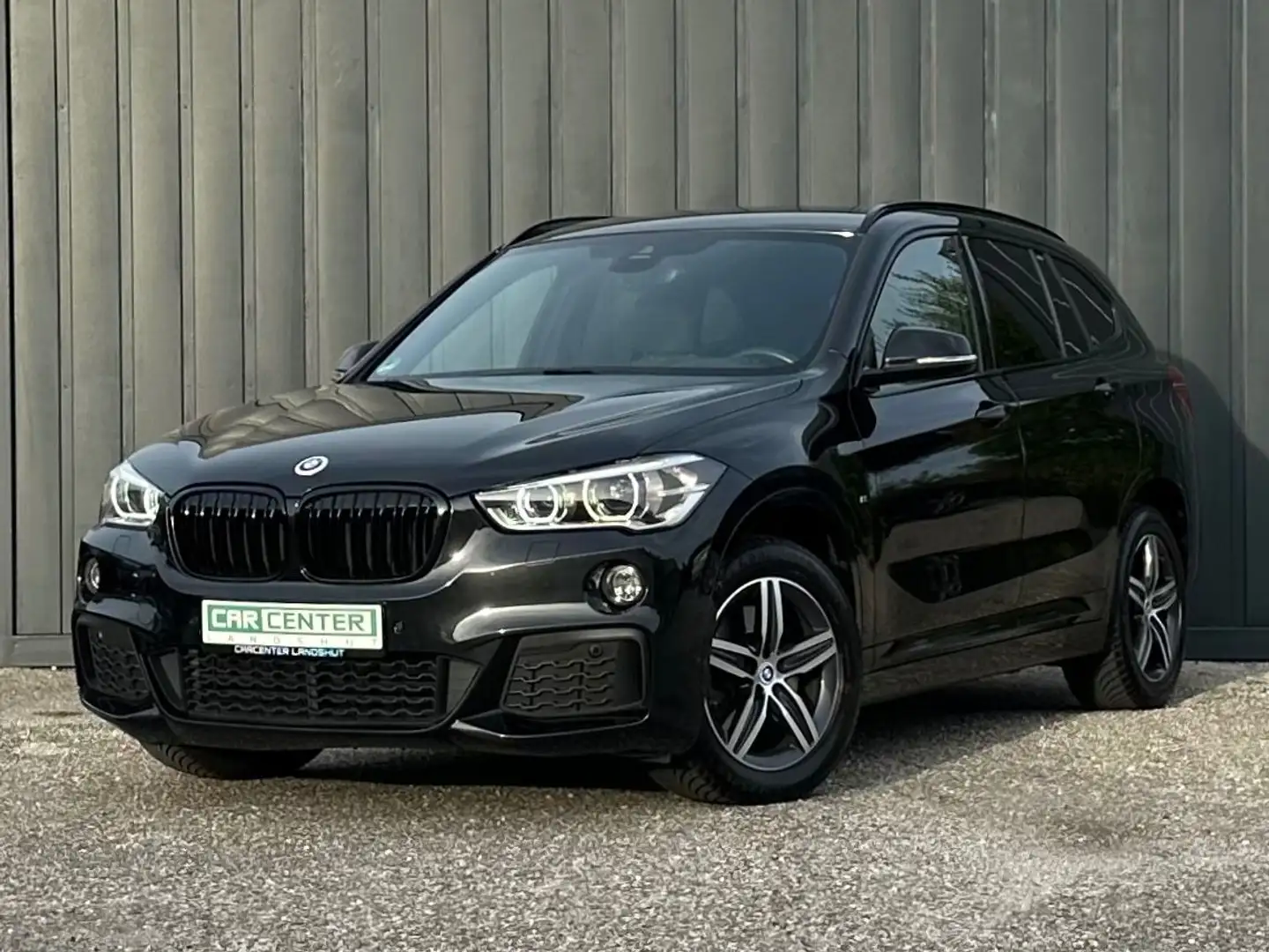 BMW X1 20d  xDrive M-PAKET SHADOW,KAMERA,ALCANTARA Schwarz - 1
