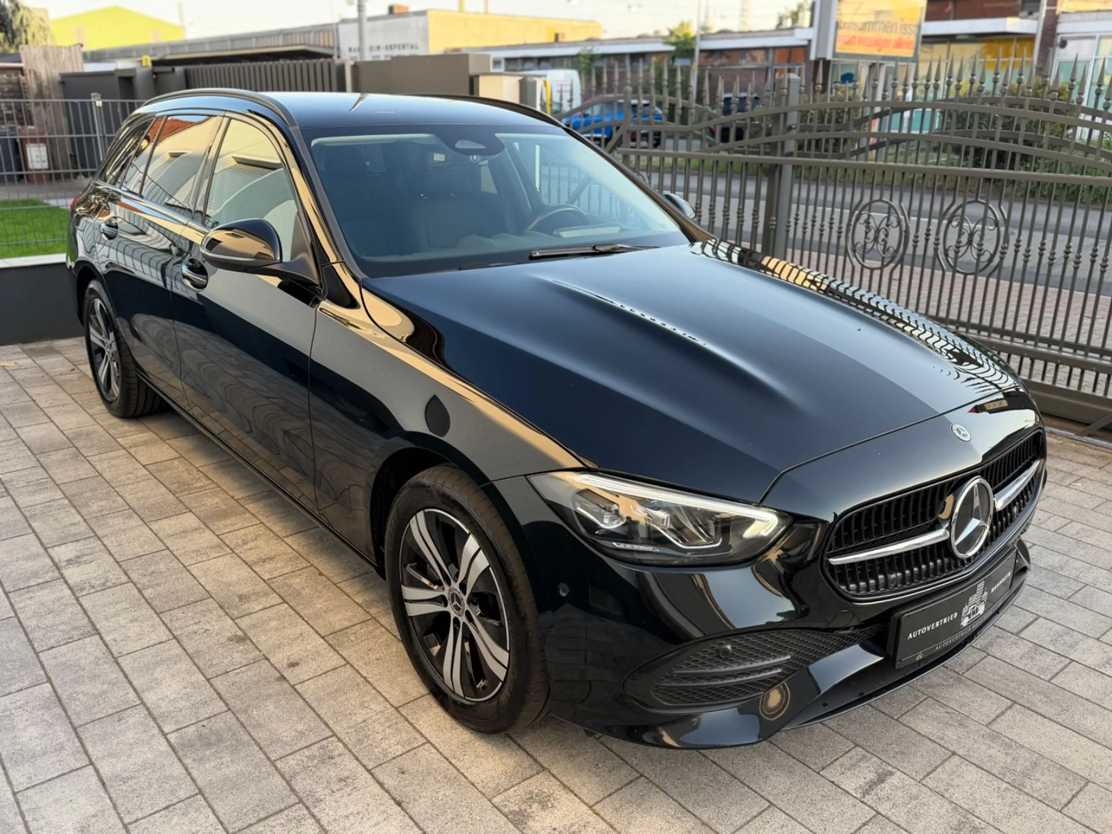 Mercedes-Benz C 220 T d Avantgarde /AHK/LED/KAMERA/BURMESTER — photo 3
