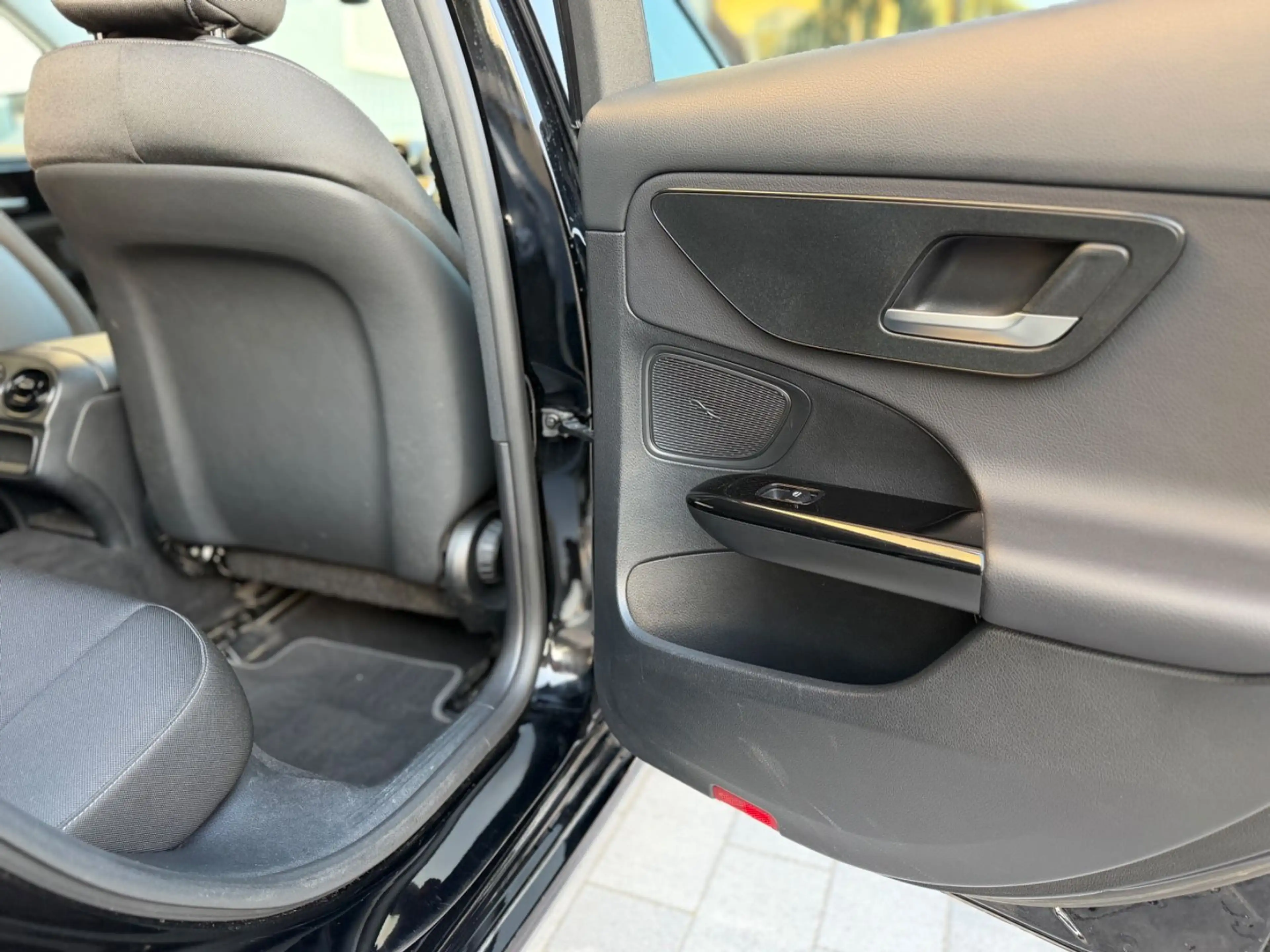 Mercedes-Benz C 220 T d Avantgarde /AHK/LED/KAMERA/BURMESTER — photo 13