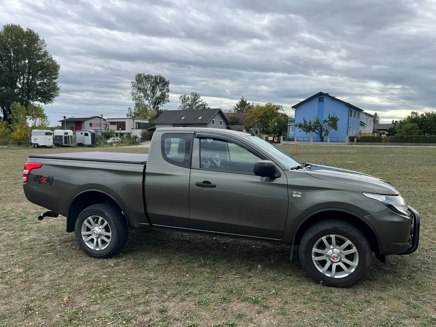 Mitsubishi L200 L 200 2,4 DI-D 4WD Klubkabine Invite Invite Grün - 2
