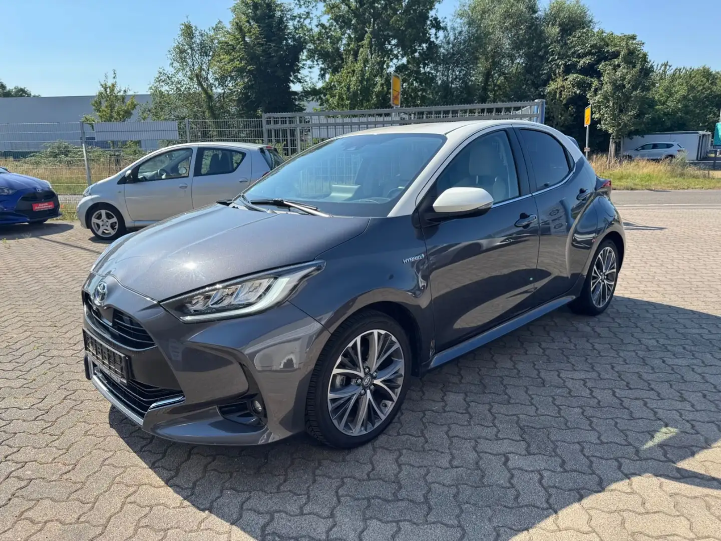Toyota Yaris Hybrid Team Deutschland*TwoTone*Leder*Navi - 1