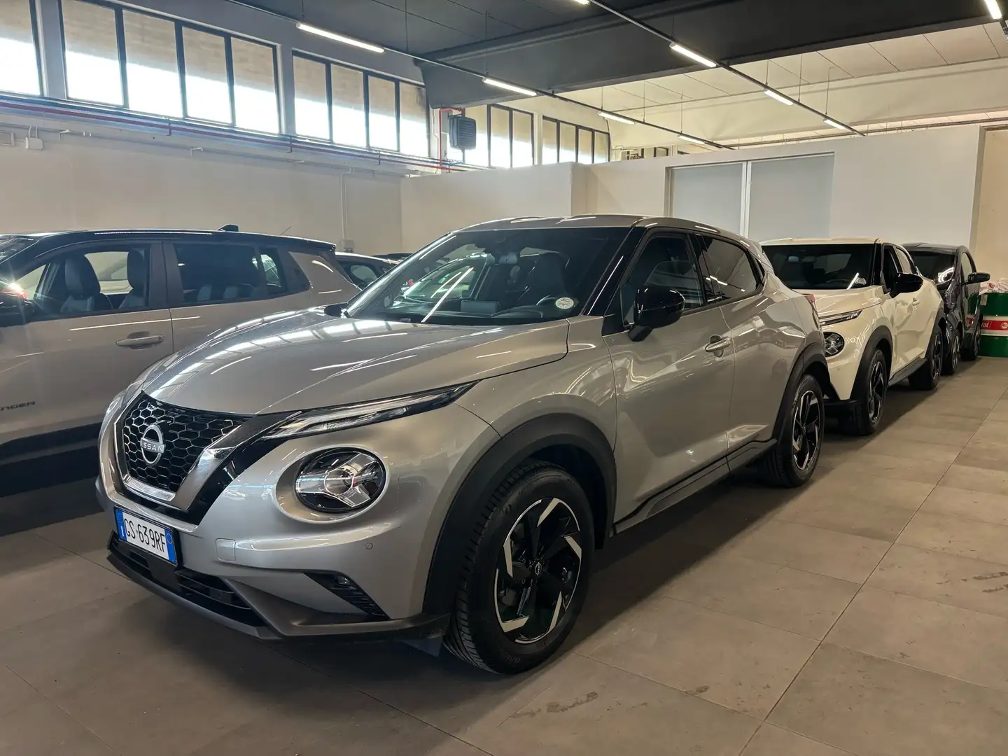 Nissan Juke Juke 1.0 dig-t N-Design 114cv dct Grigio - 1