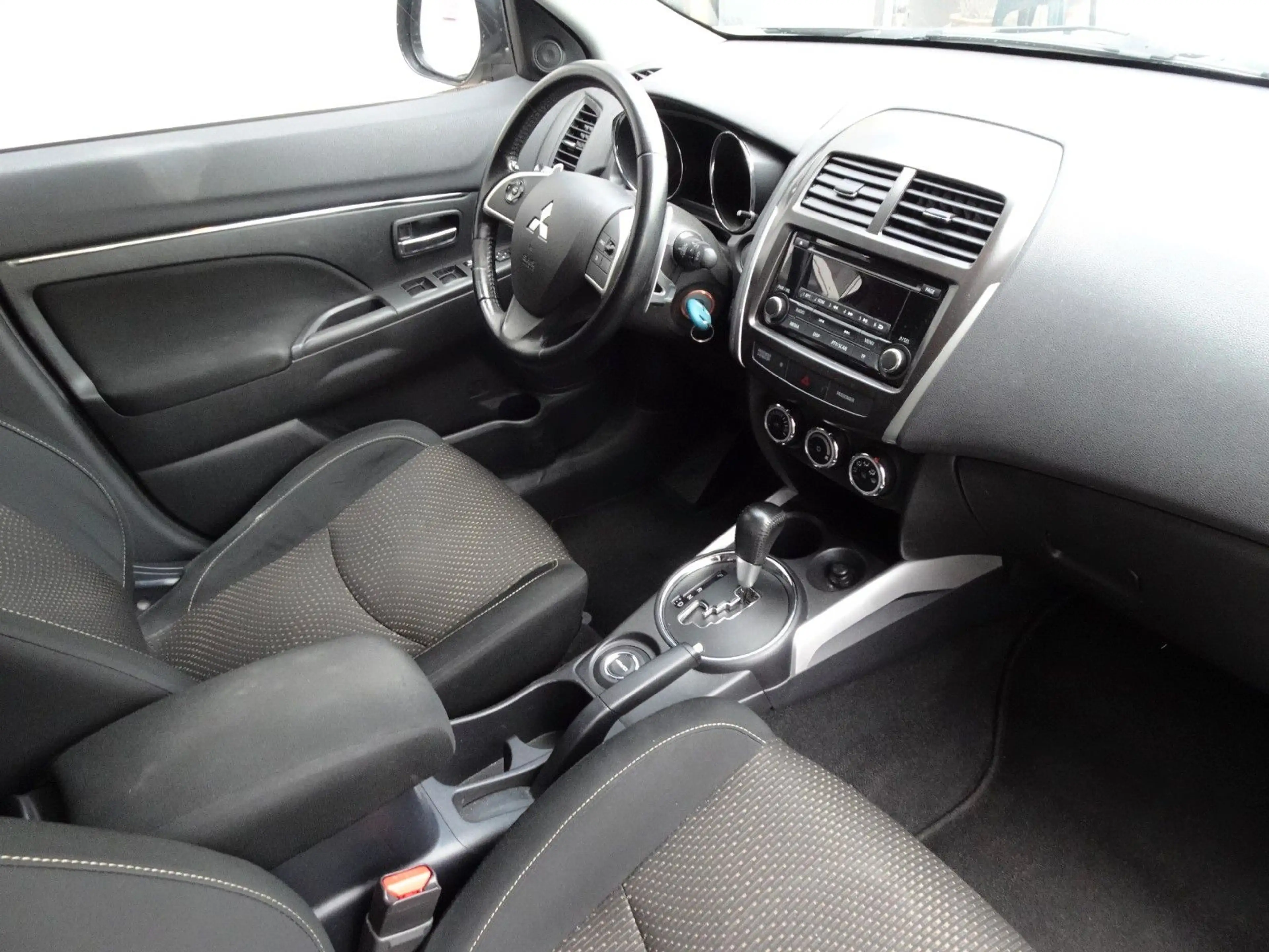 Mitsubishi ASX Invite 4WD 2.3, 110kW, AUTOM-KLIMATR-TEMPOMA — photo 11