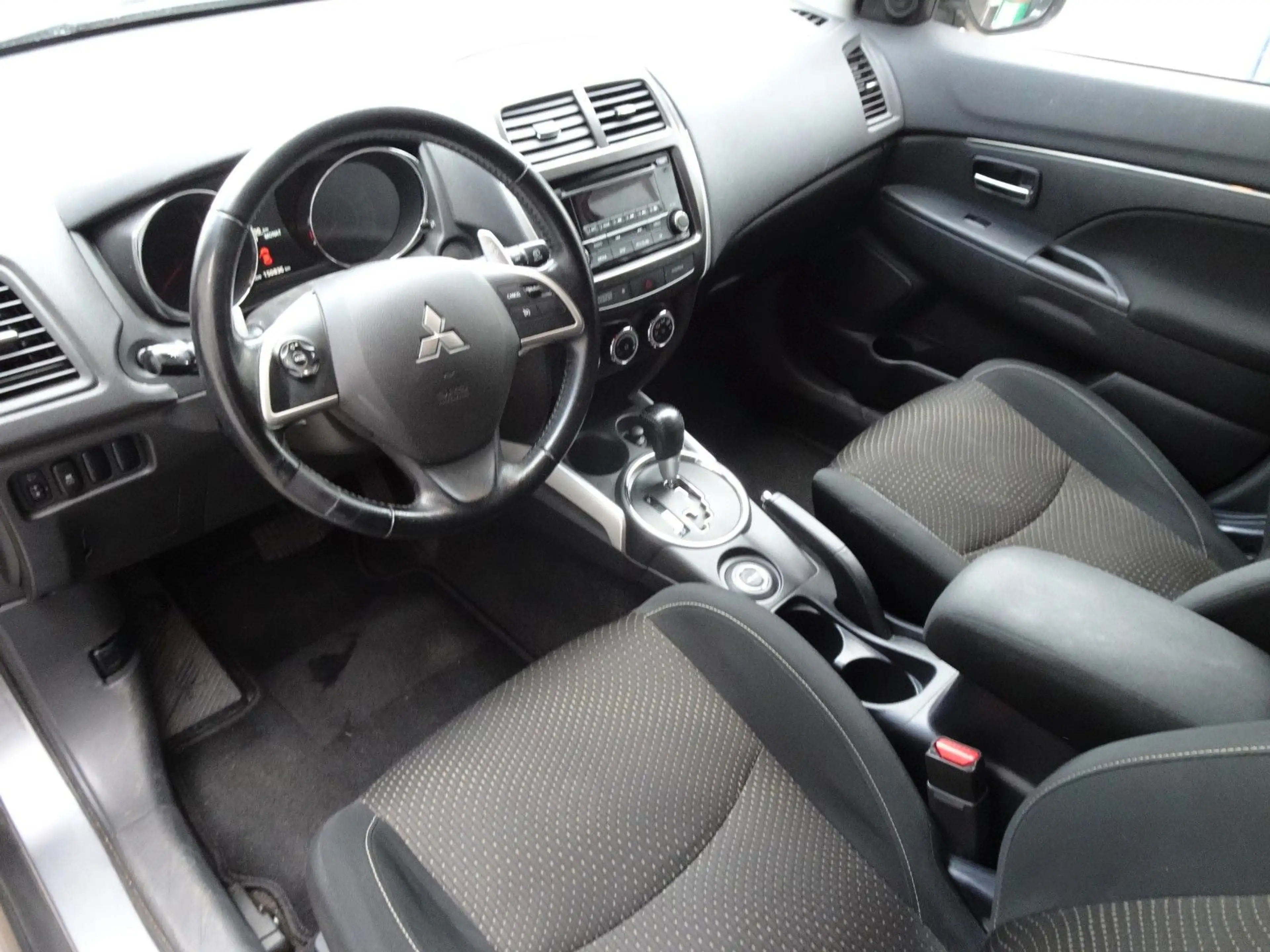 Mitsubishi ASX Invite 4WD 2.3, 110kW, AUTOM-KLIMATR-TEMPOMA — photo 10