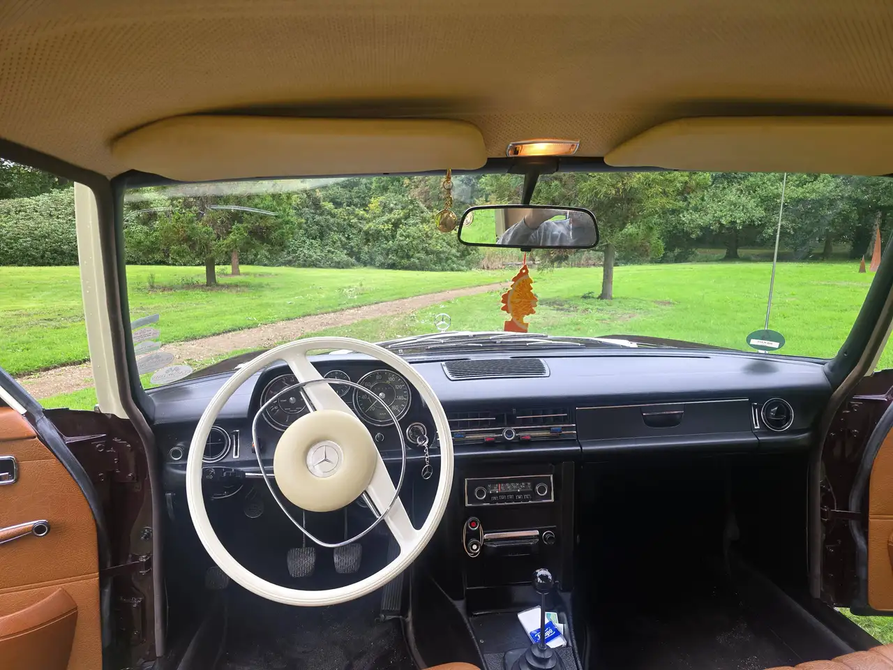 Mercedes-Benz 220D Strich-8, foto 9