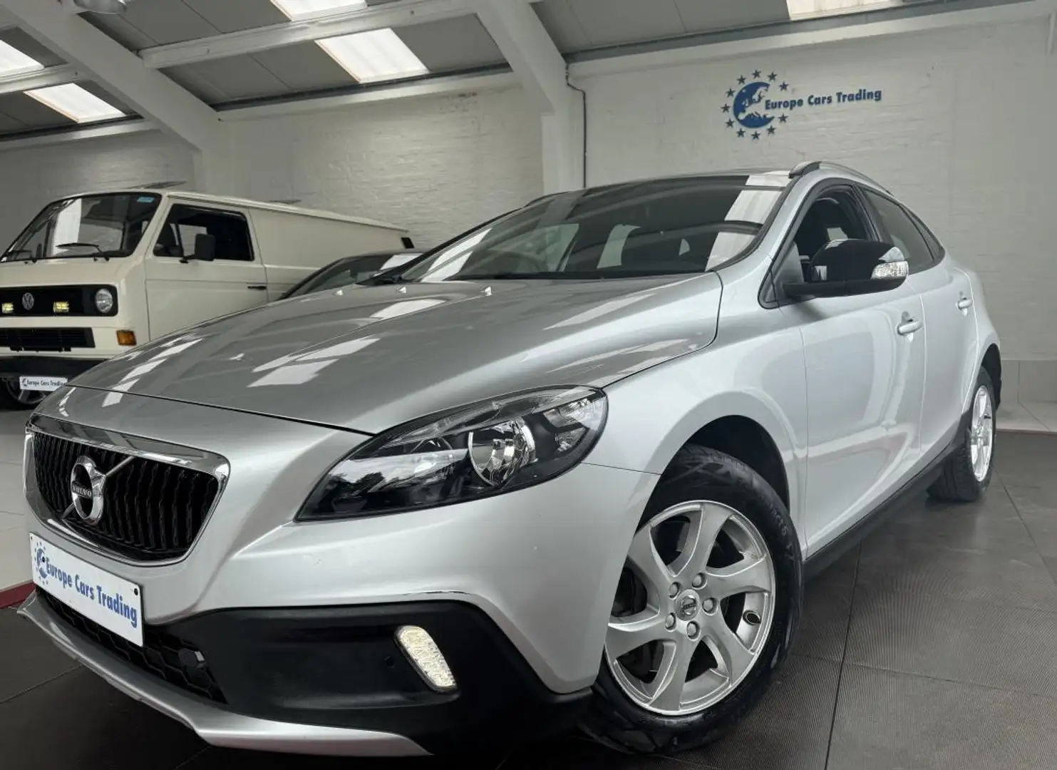 Volvo V40 Cross Country 1ÈRE MAIN GPS 80.950 KMS 2.0 120 CH GAR 12M - 1