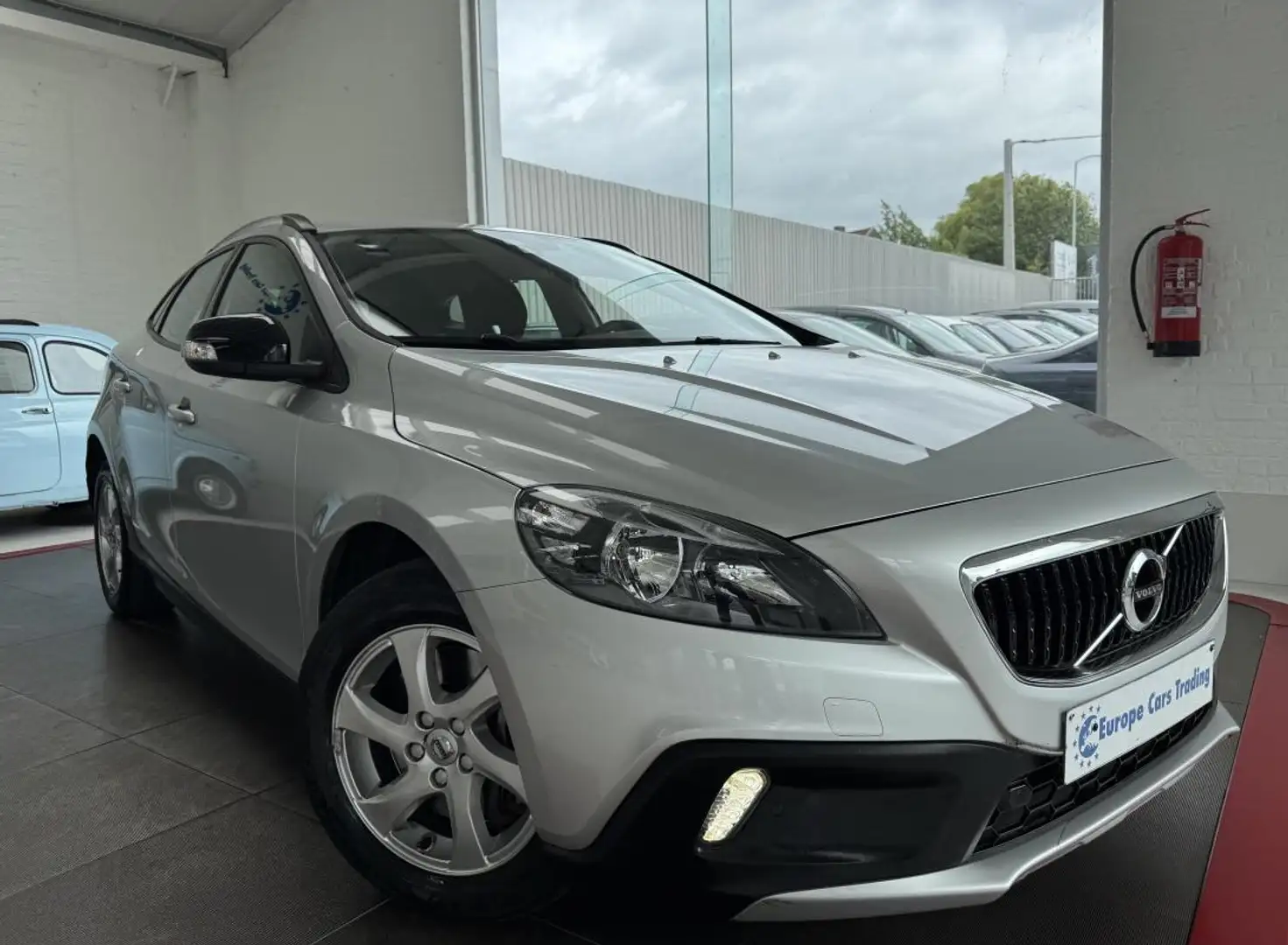 Volvo V40 Cross Country 1ÈRE MAIN GPS 80.950 KMS 2.0 120 CH GAR 12M - 2