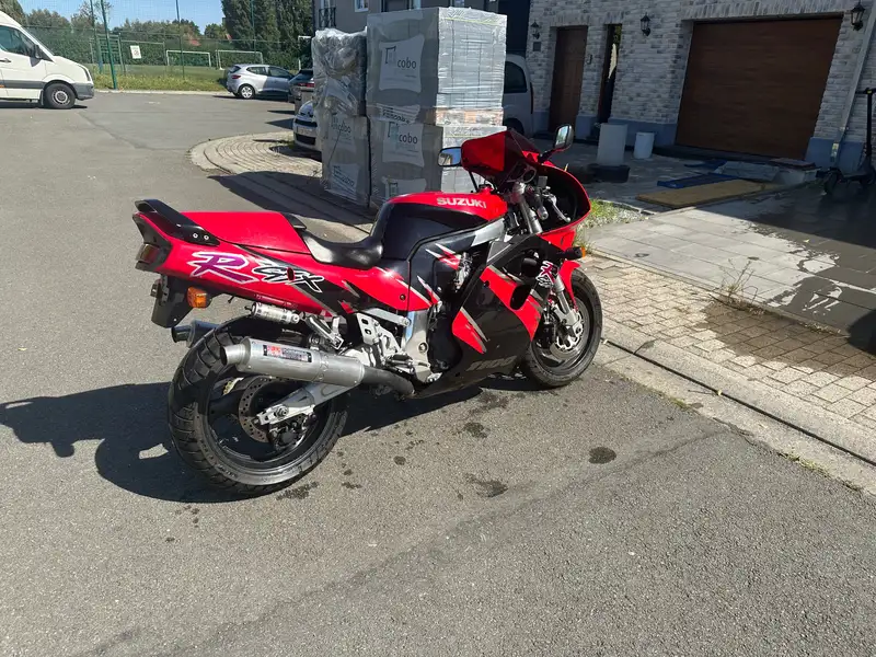 Suzuki GSX-R 1100 - foto 4