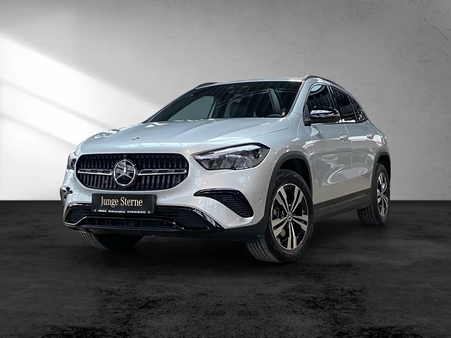 Mercedes-Benz GLA 200 GLA 200 Progressive Night el-Klappe 360° Distr. Silber - 2