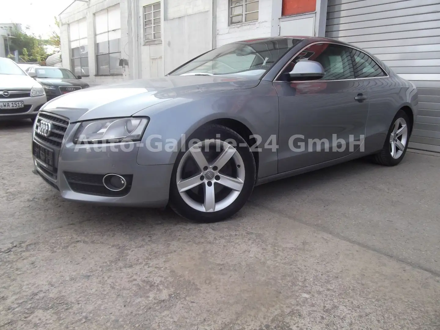Audi A5 Coupe 1.8 TFSI Grau - 2
