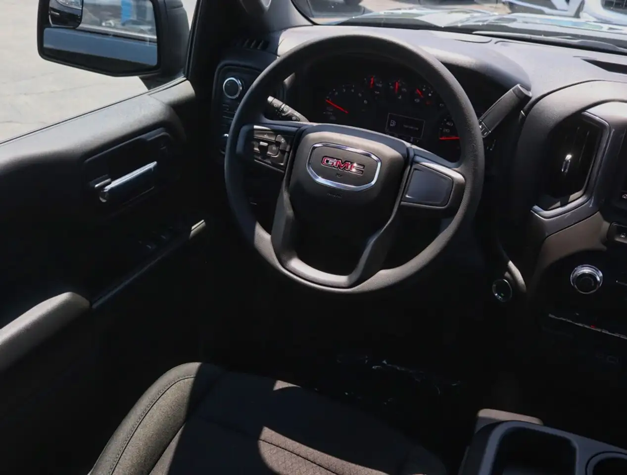 GMC Sierra 1500 снимка GMC Sierra 1500