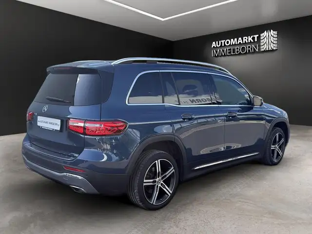 Mercedes-Benz GLB view 8