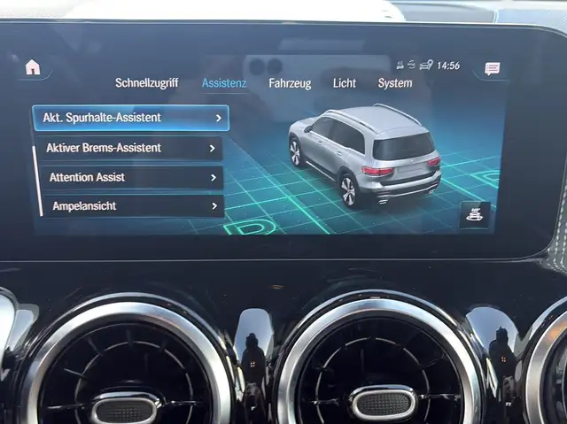 Mercedes-Benz GLB view 25