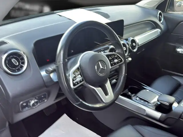 Mercedes-Benz GLB view 18