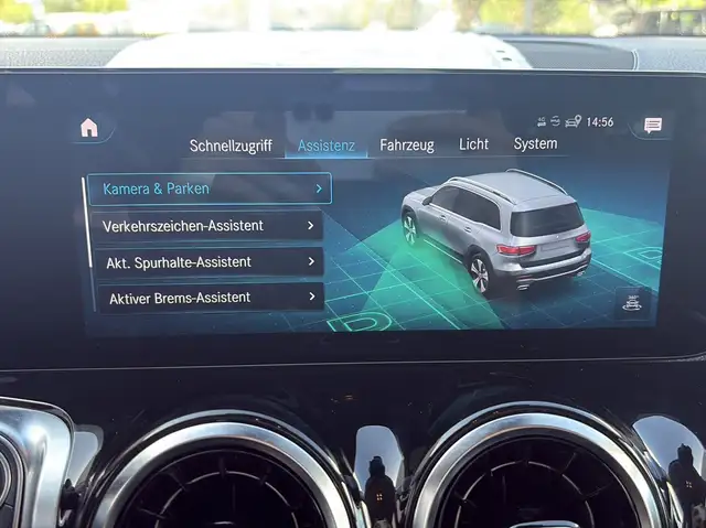 Mercedes-Benz GLB view 24