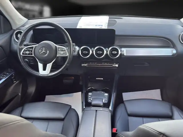 Mercedes-Benz GLB view 16