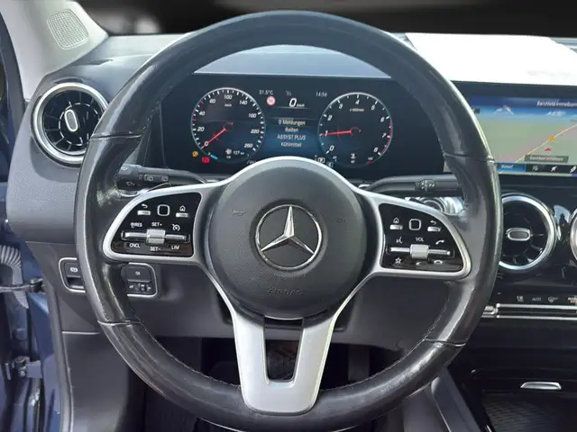 Mercedes-Benz GLB view 19