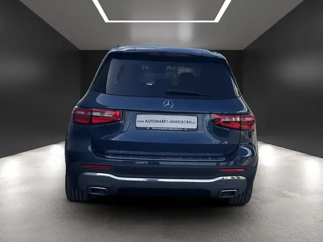 Mercedes-Benz GLB view 10