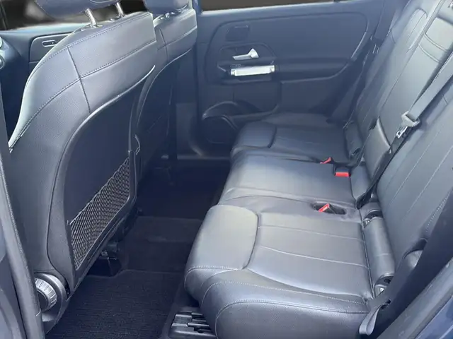 Mercedes-Benz GLB view 30