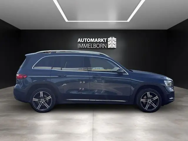Mercedes-Benz GLB view 11
