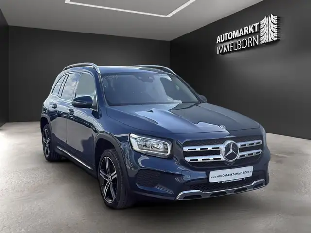 Mercedes-Benz GLB view 2