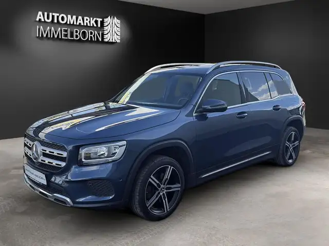 Mercedes-Benz GLB view 4