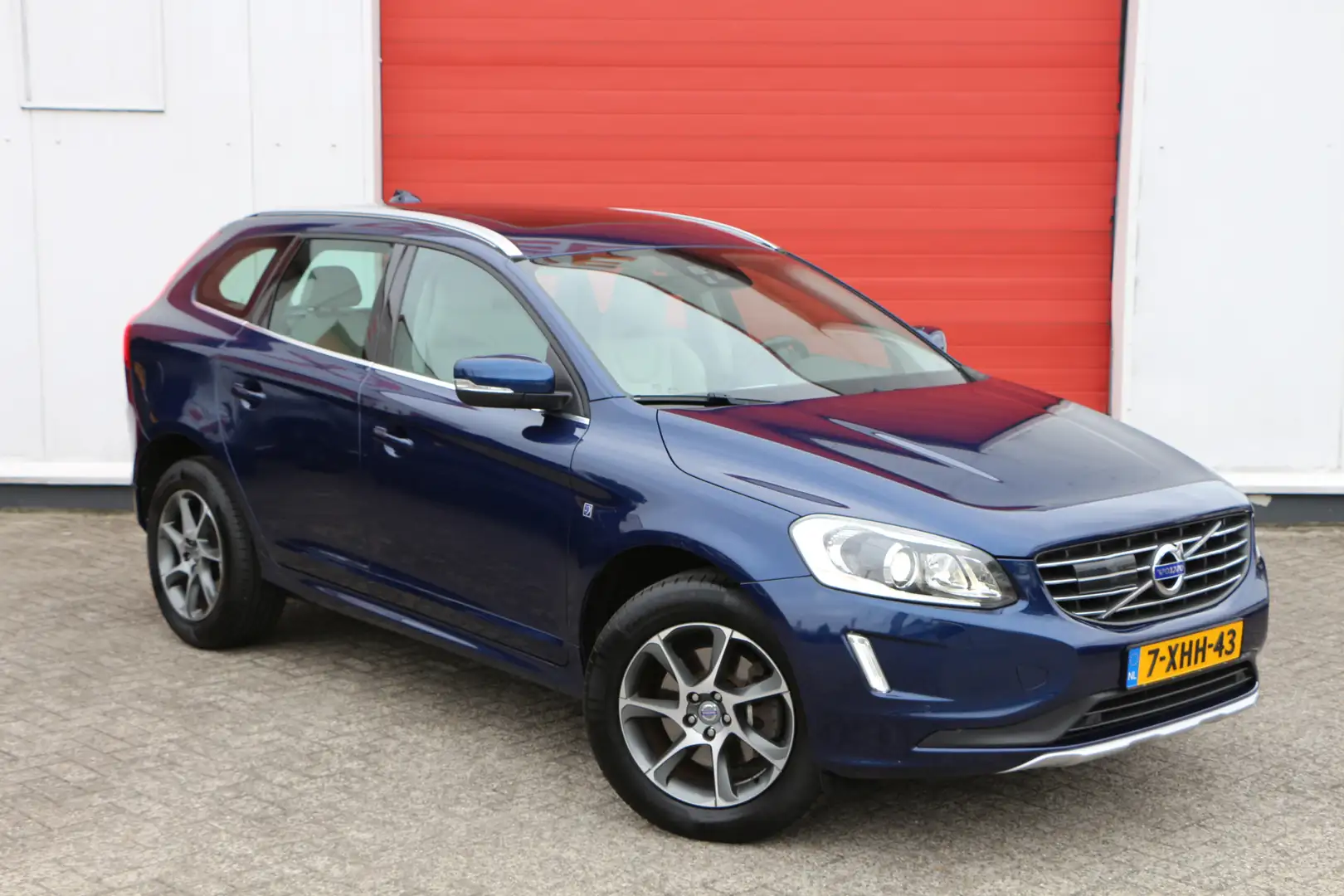 Volvo XC60 2.0 T5 FWD Ocean Race 245pk | ACC | Stoelverw. Blauw - 1