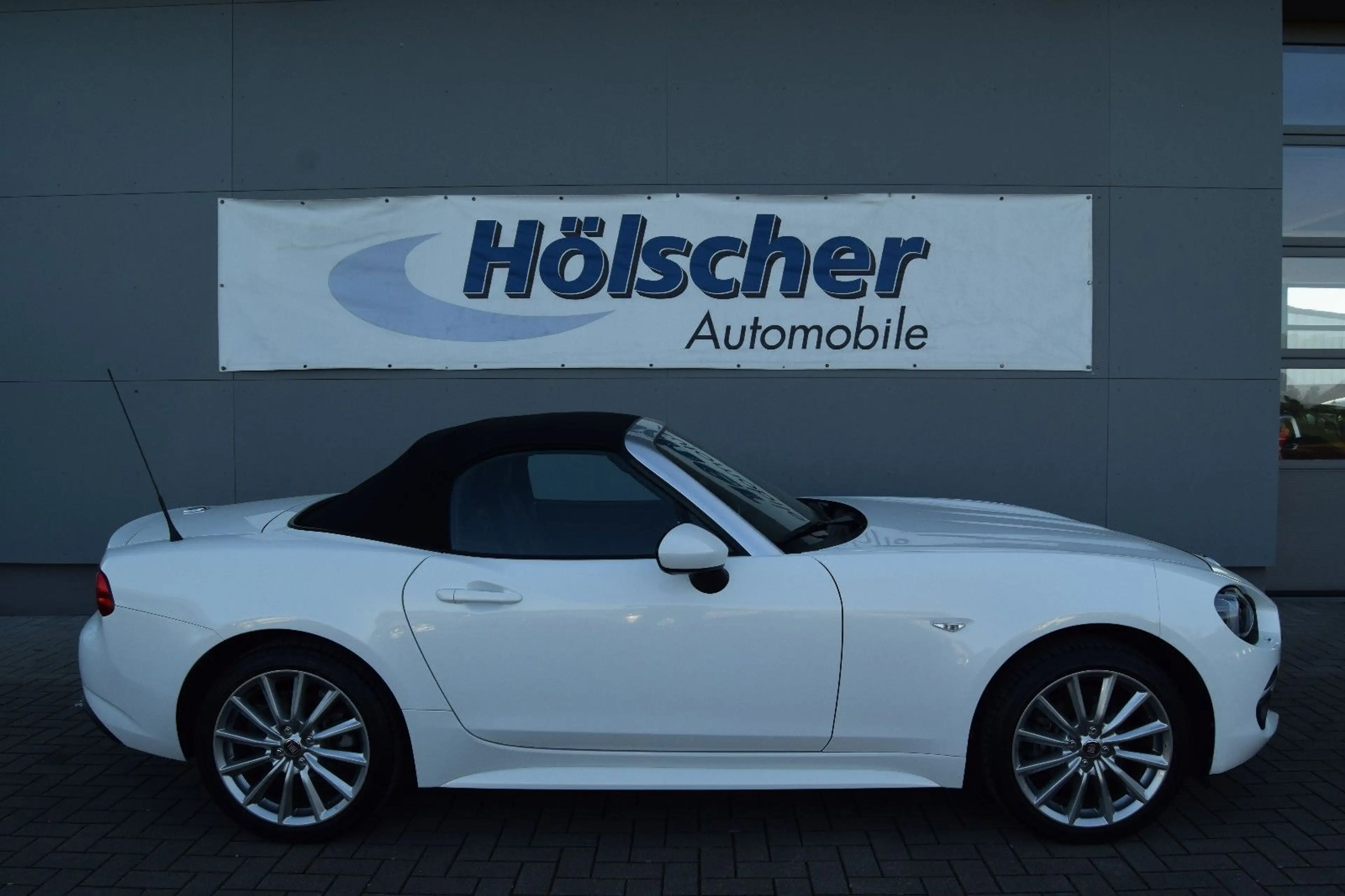 Fiat 124 Spider !AUTOMATIK!Navi,Leder,Xenon,,,, — photo 6