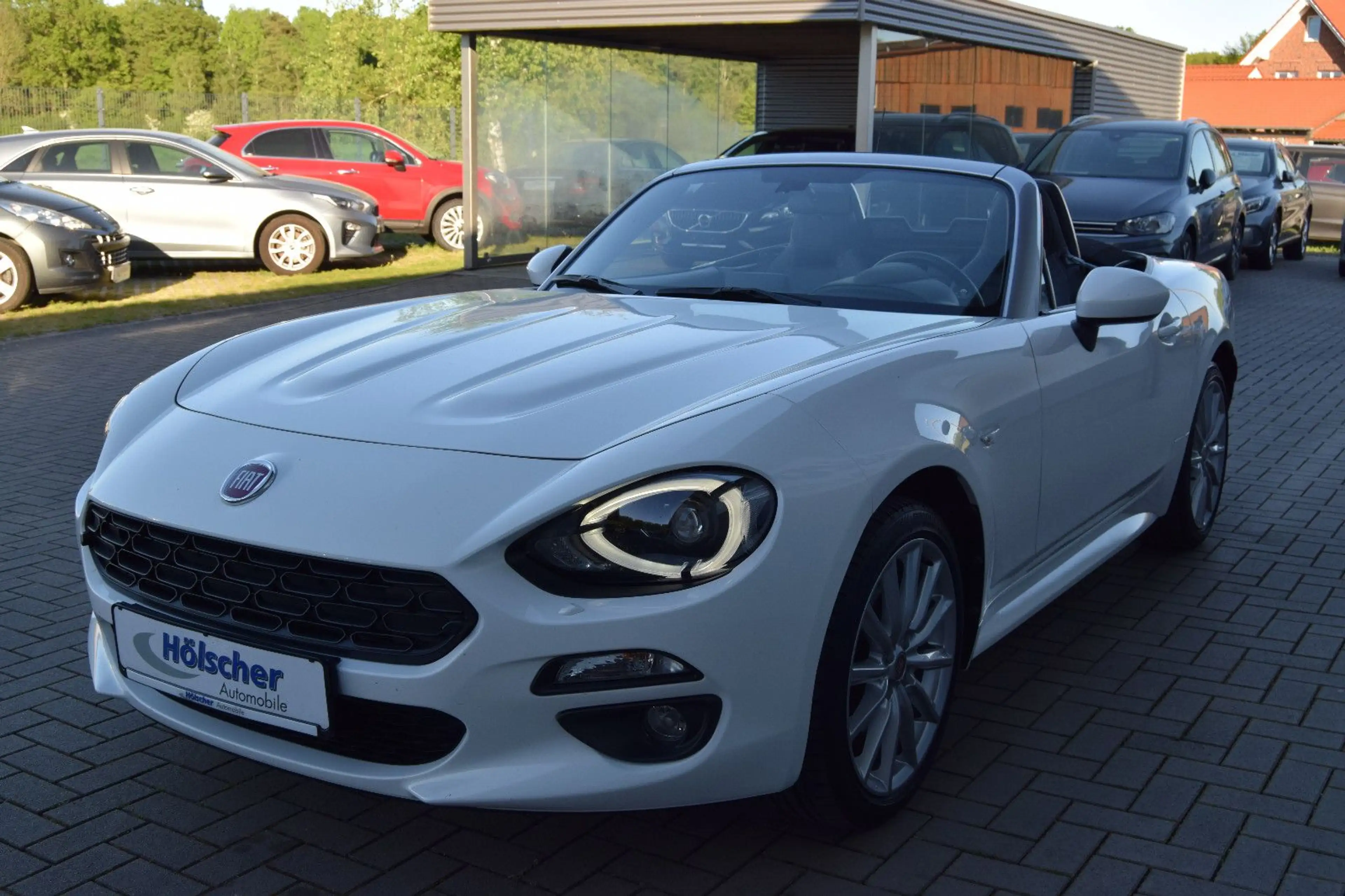 Fiat 124 Spider !AUTOMATIK!Navi,Leder,Xenon,,,, — photo 3