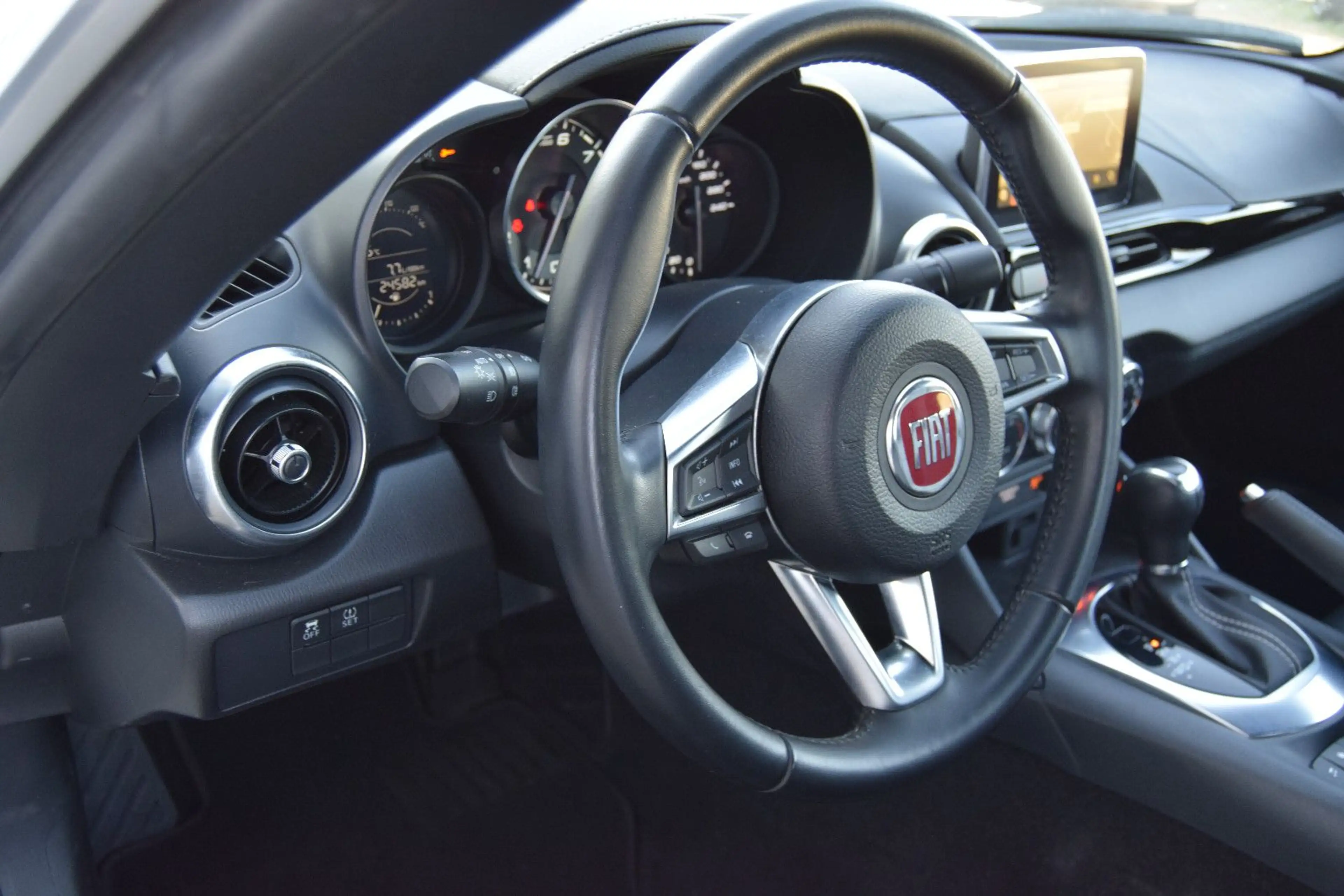 Fiat 124 Spider !AUTOMATIK!Navi,Leder,Xenon,,,, — photo 10