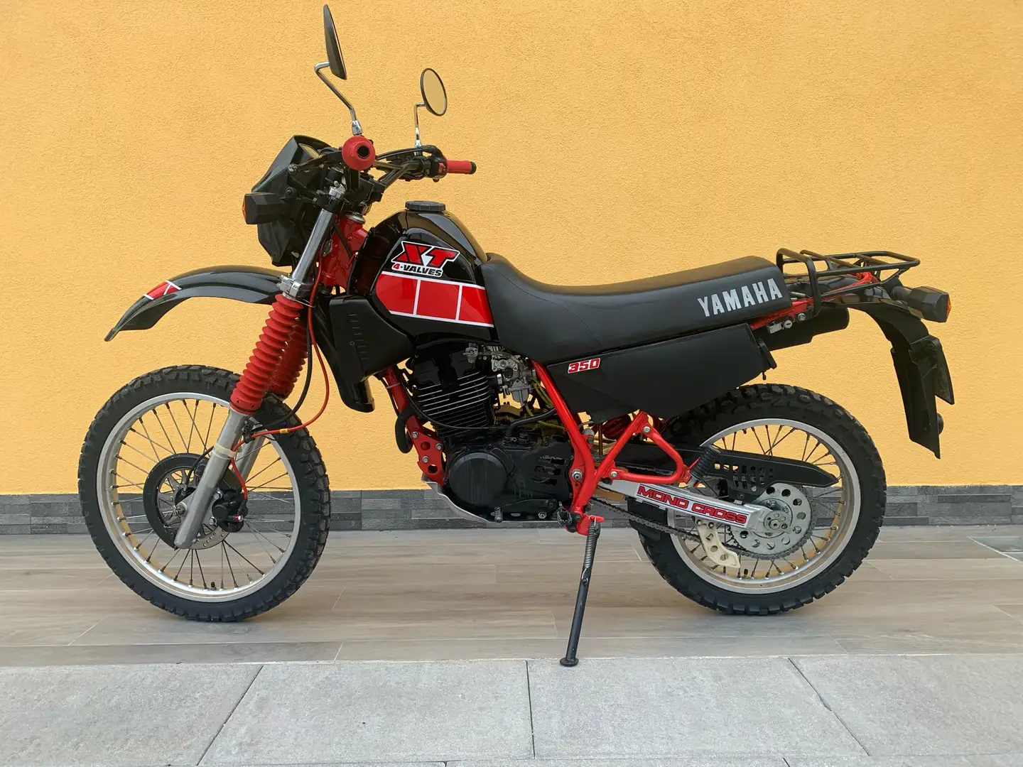Yamaha XT 350 Fekete - 2