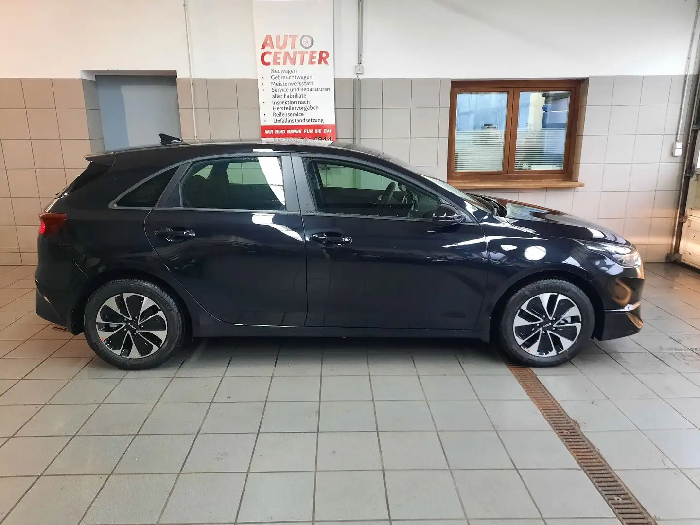 Kia Ceed / cee'd 1.5 T-GDI Navi Sitzheizung Schwarz - 2