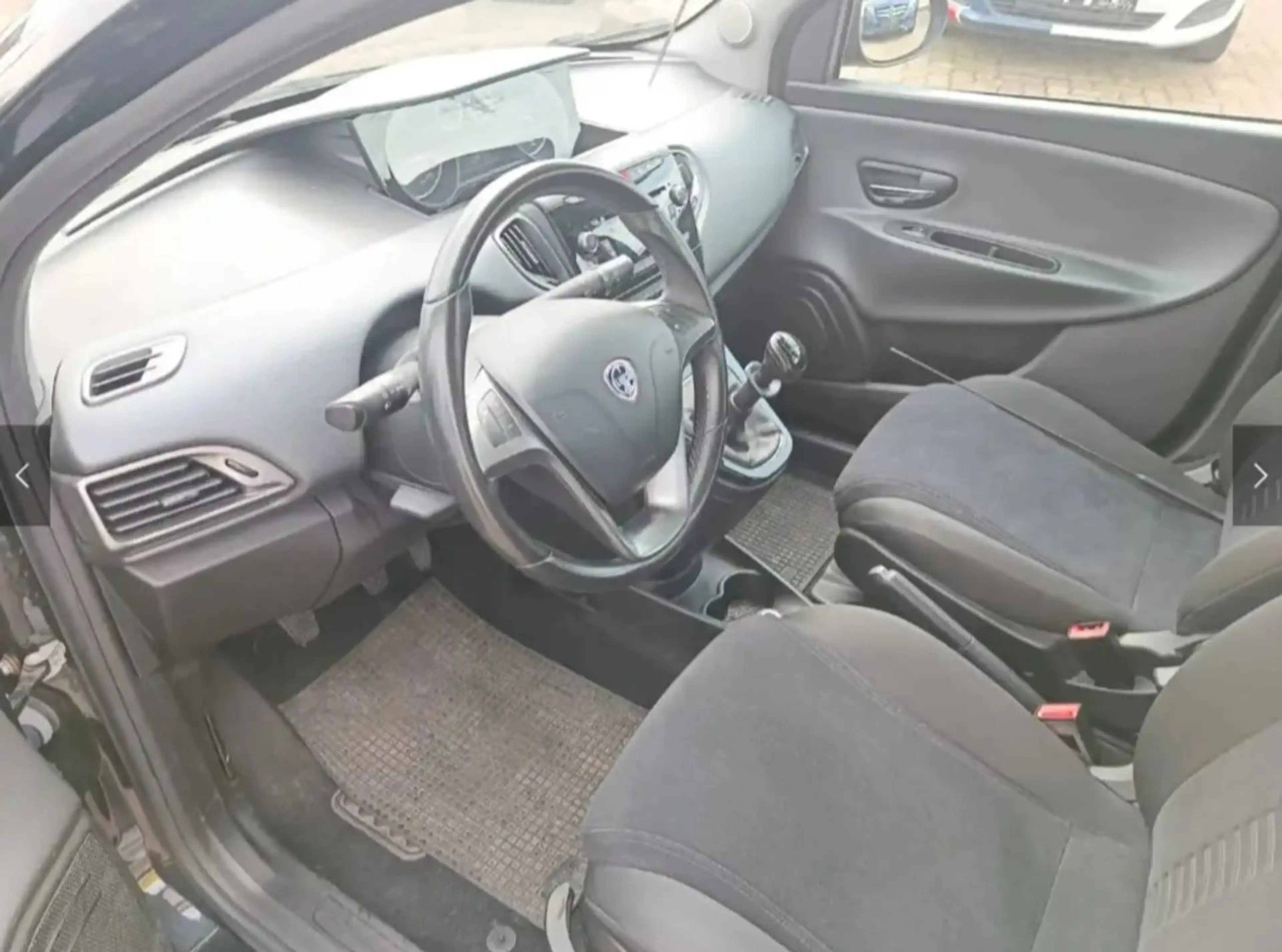 Lancia Ypsilon Gold 1.2 8v*1 Hand*Super Ausstattung*Wenig Km* — photo 9