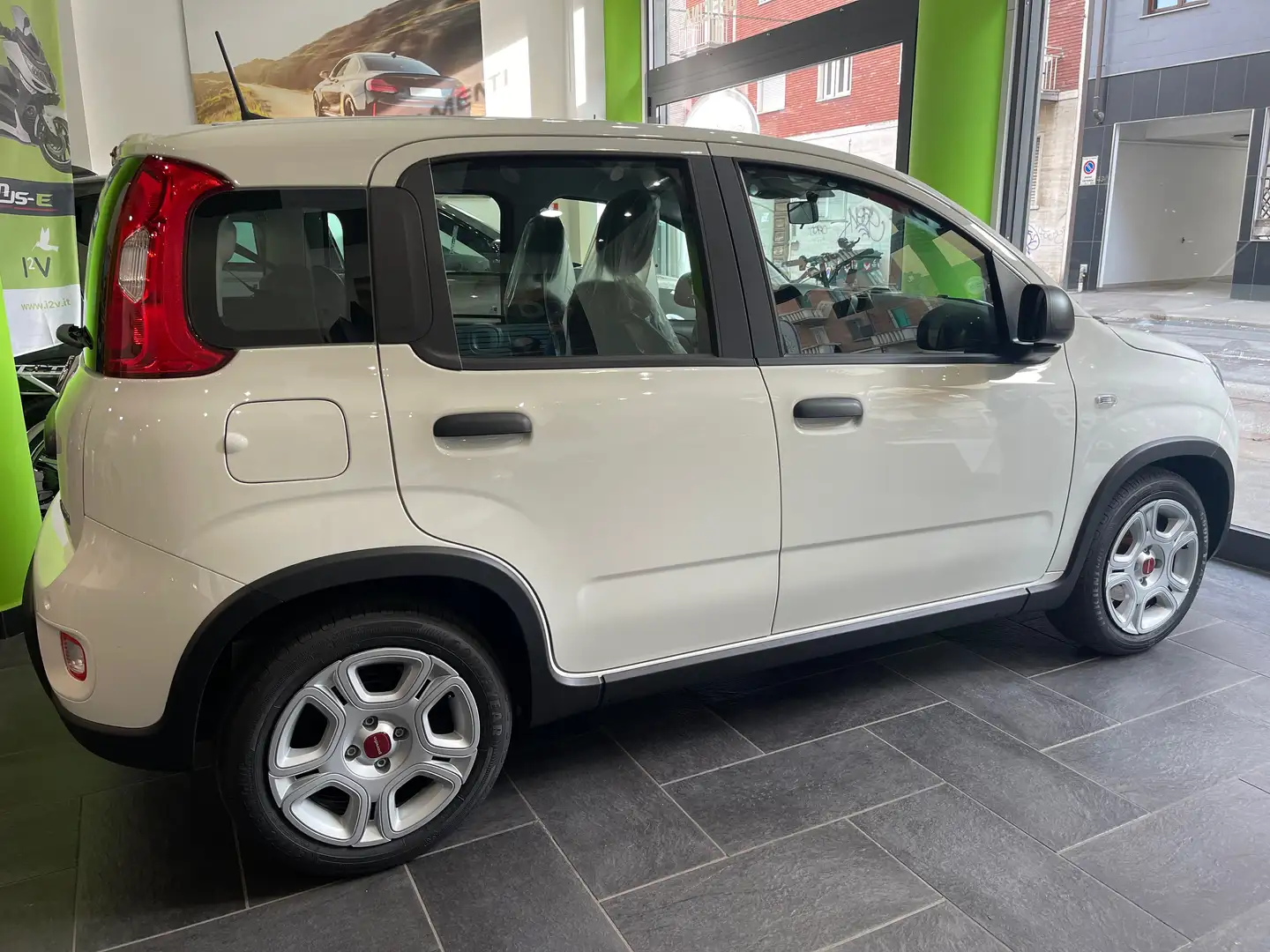 Fiat New Panda Hybrid Weiß - 1