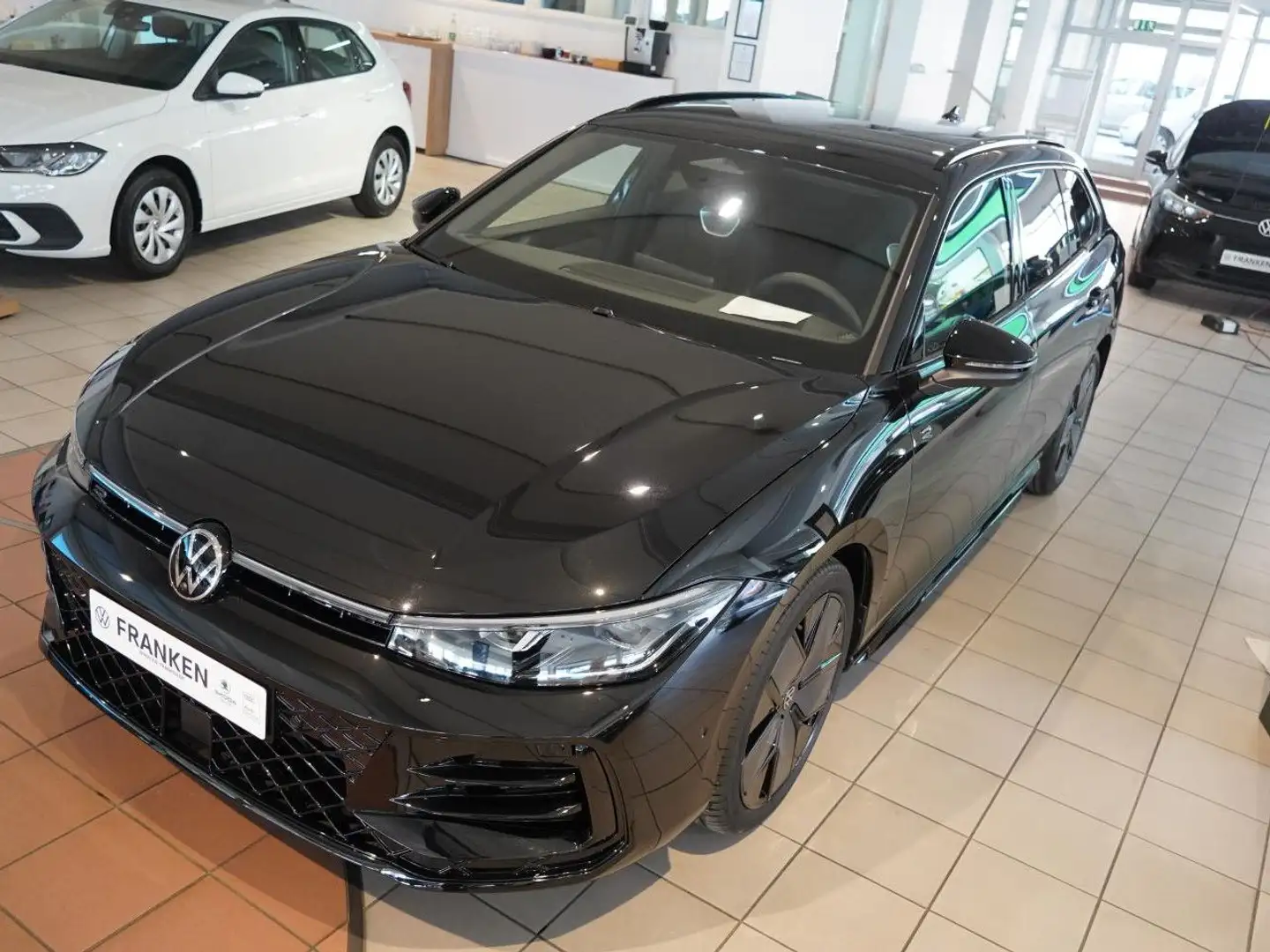 Volkswagen Passat Variant Passat R-Line 2.0 l TDI SCR 110 kW (150 PS) Navi Schwarz - 2