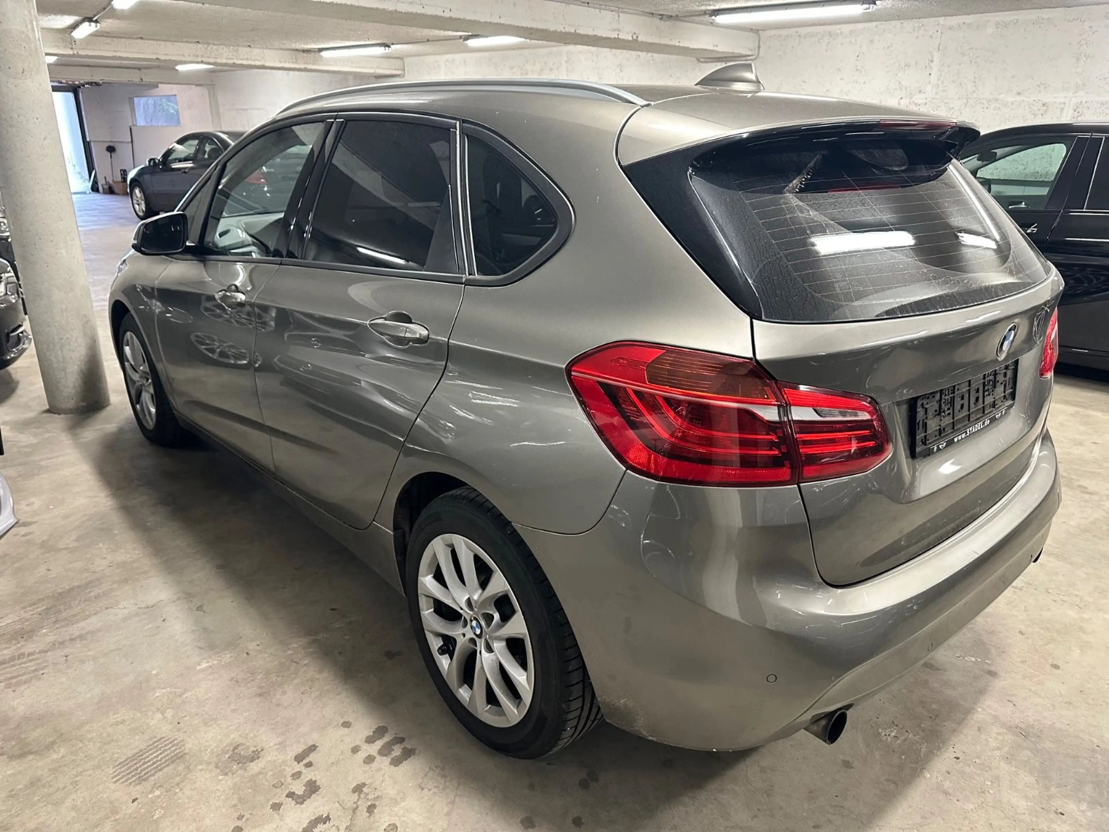 BMW 220 Active Tourer 220 i Navi PDC SHZ Sport Line — photo 6