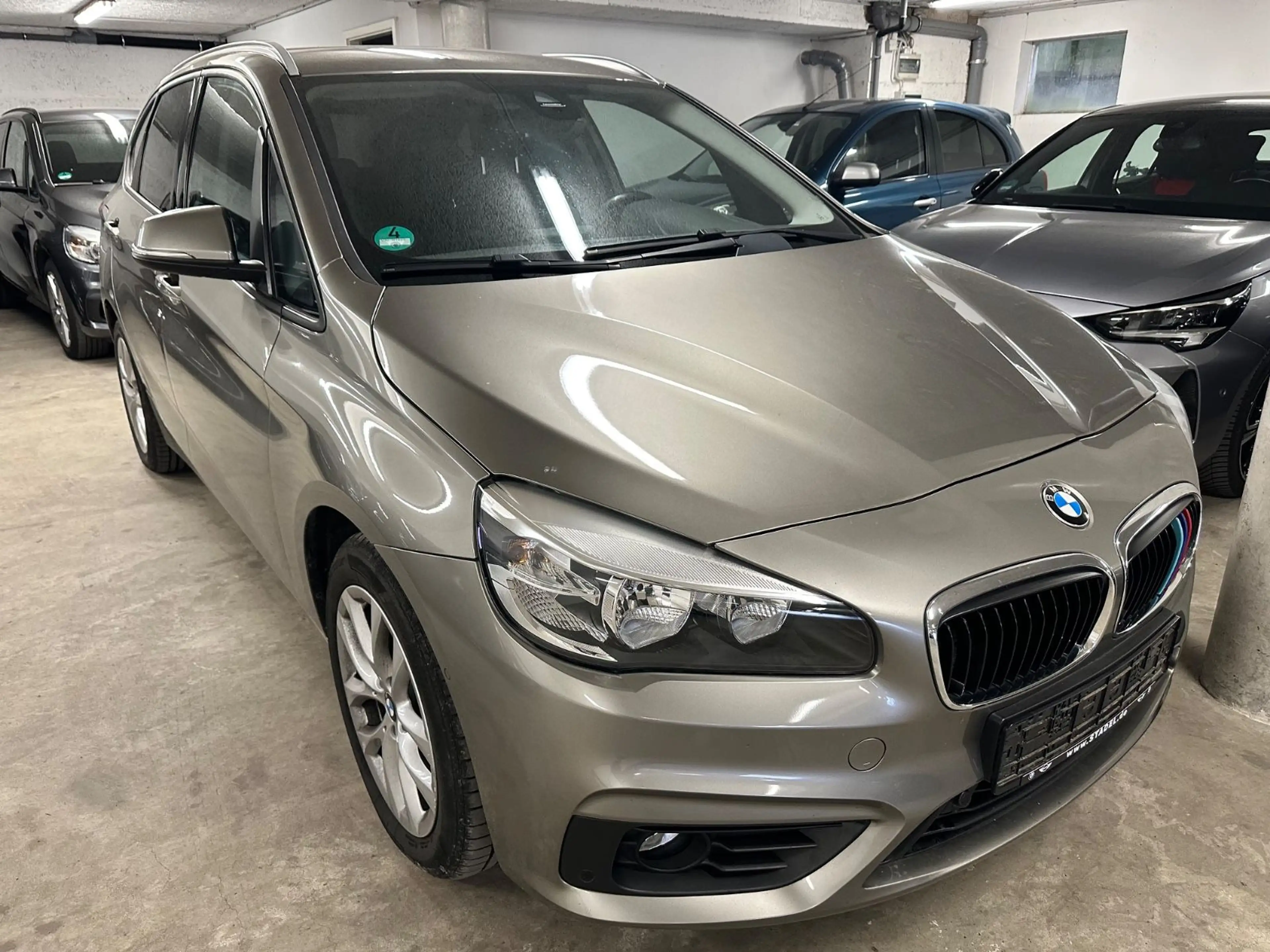 BMW 220 Active Tourer 220 i Navi PDC SHZ Sport Line