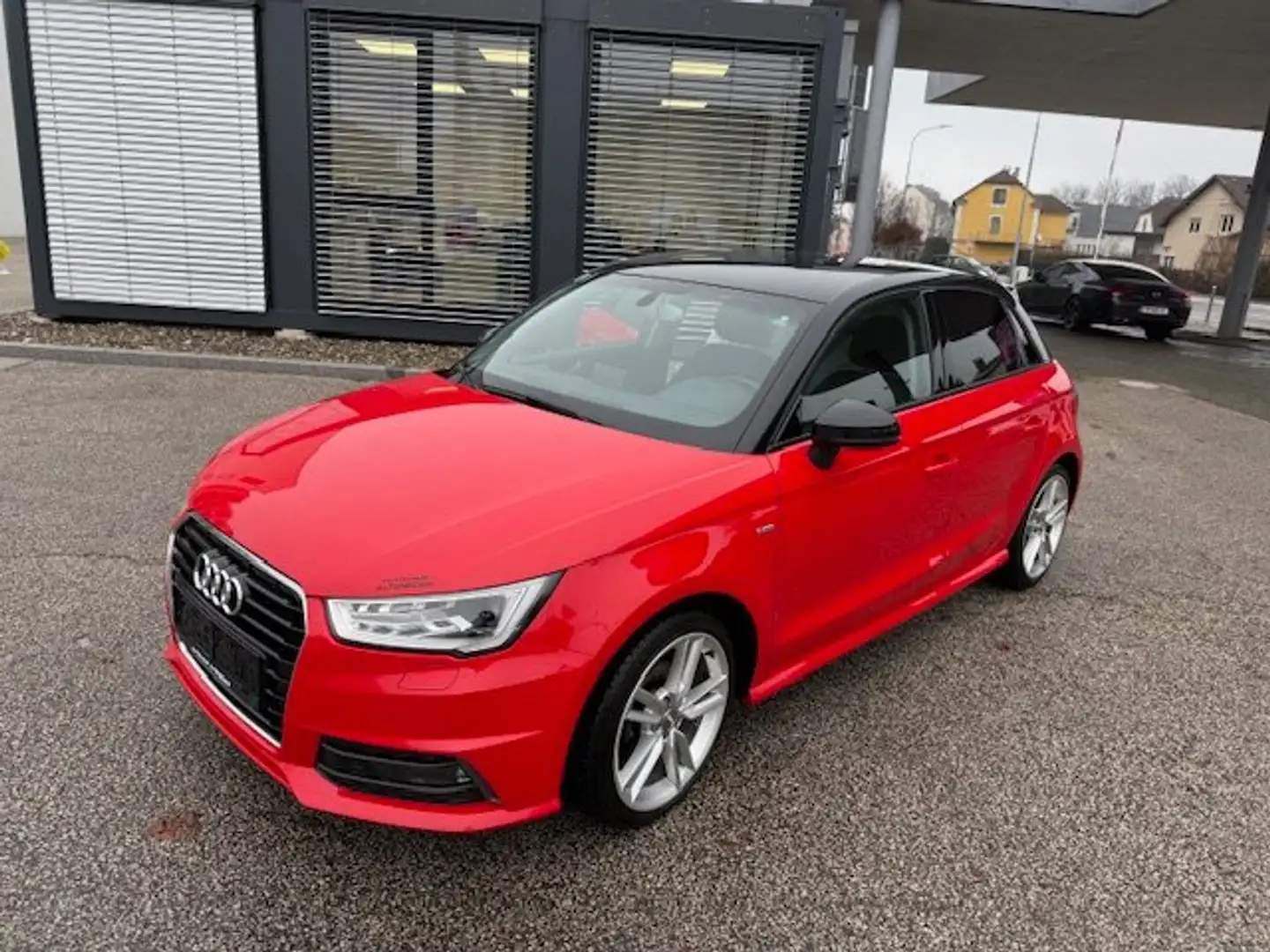 Audi A1 S-LINE Paket Rot - 1