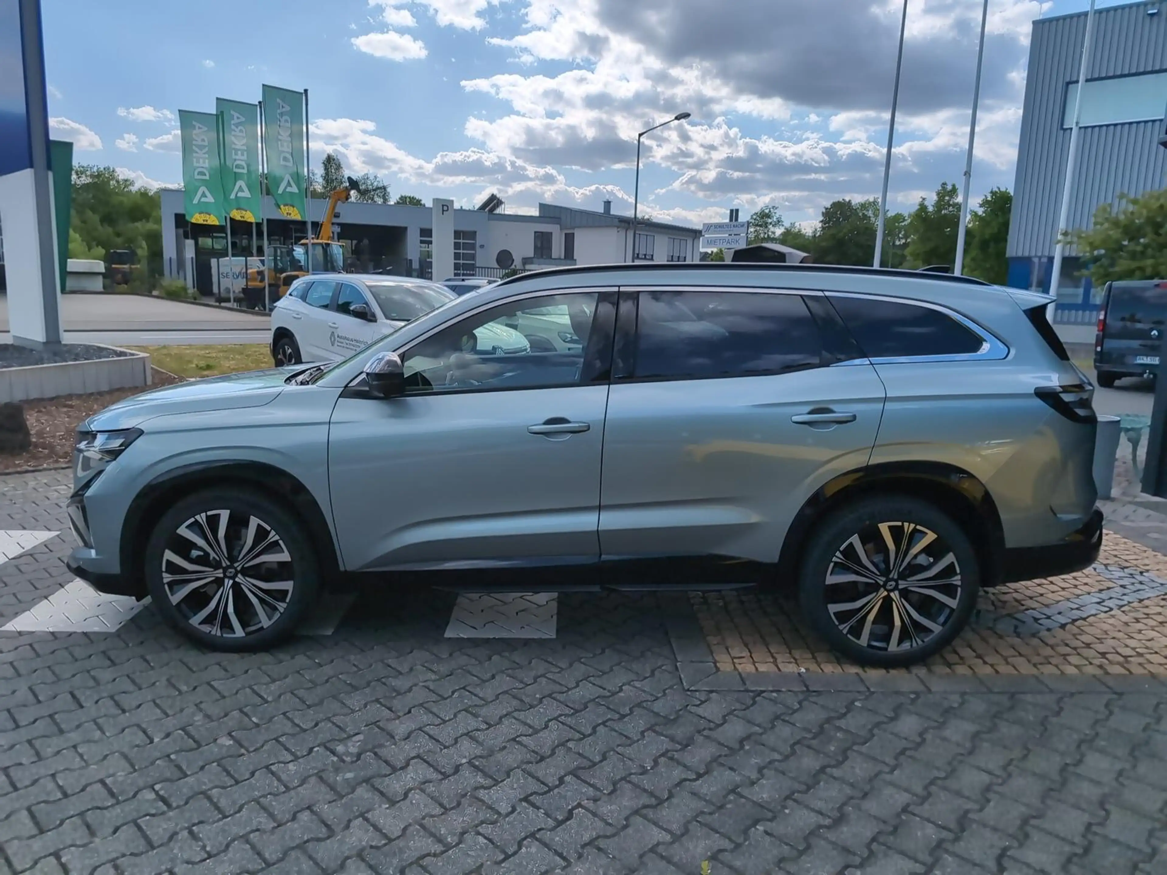Renault Espace Iconic Full Hybrid E-Tech 200 5-Sitzer — photo 3