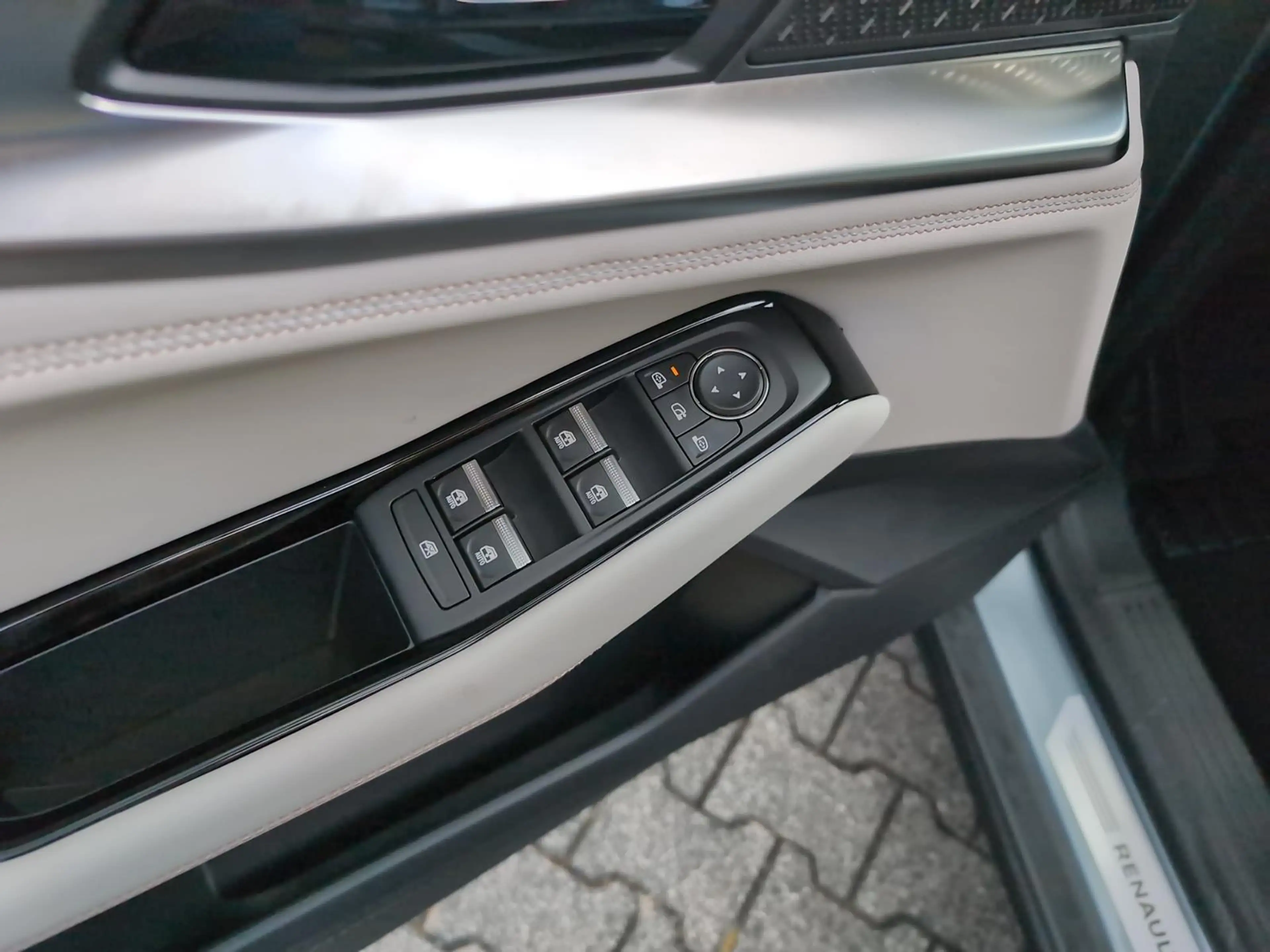 Renault Espace Iconic Full Hybrid E-Tech 200 5-Sitzer — photo 13