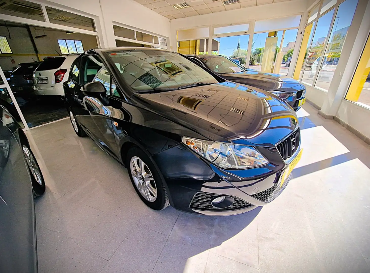 SEAT Ibiza Pequeño Manual de 3 Puertas Negro - 1