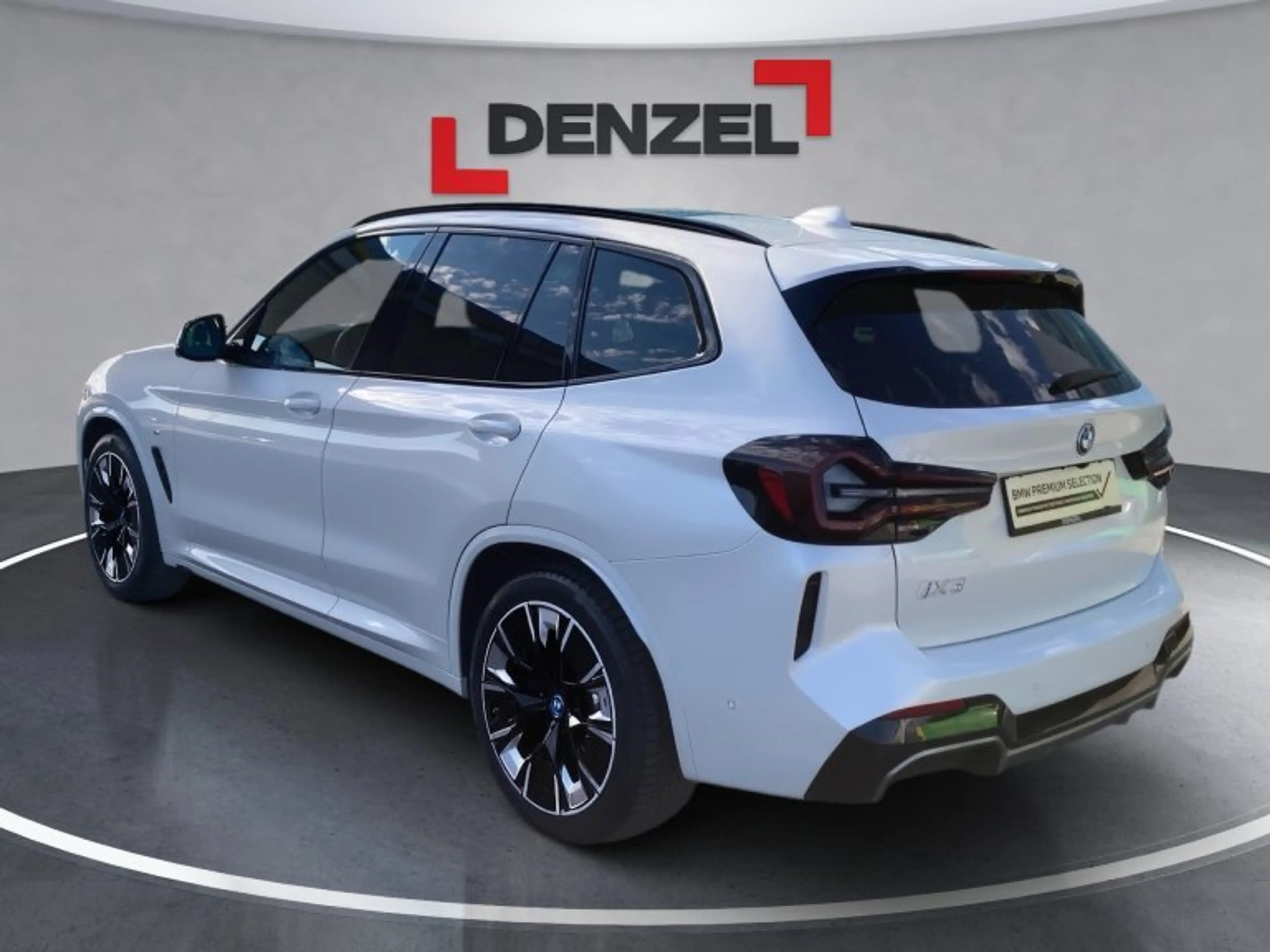 BMW iX3 M 73,8kWh Sport — photo 3