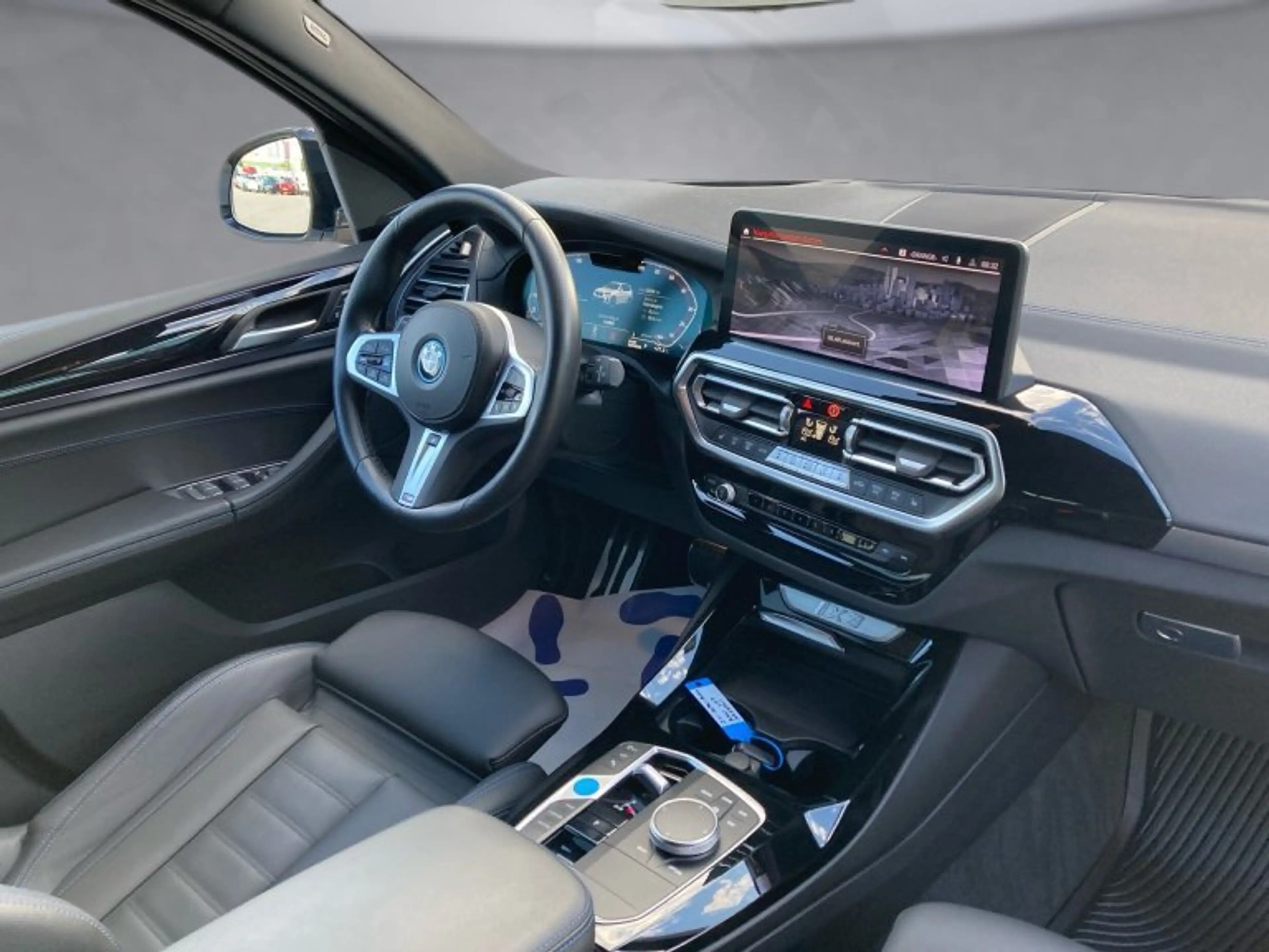 BMW iX3 M 73,8kWh Sport — photo 11