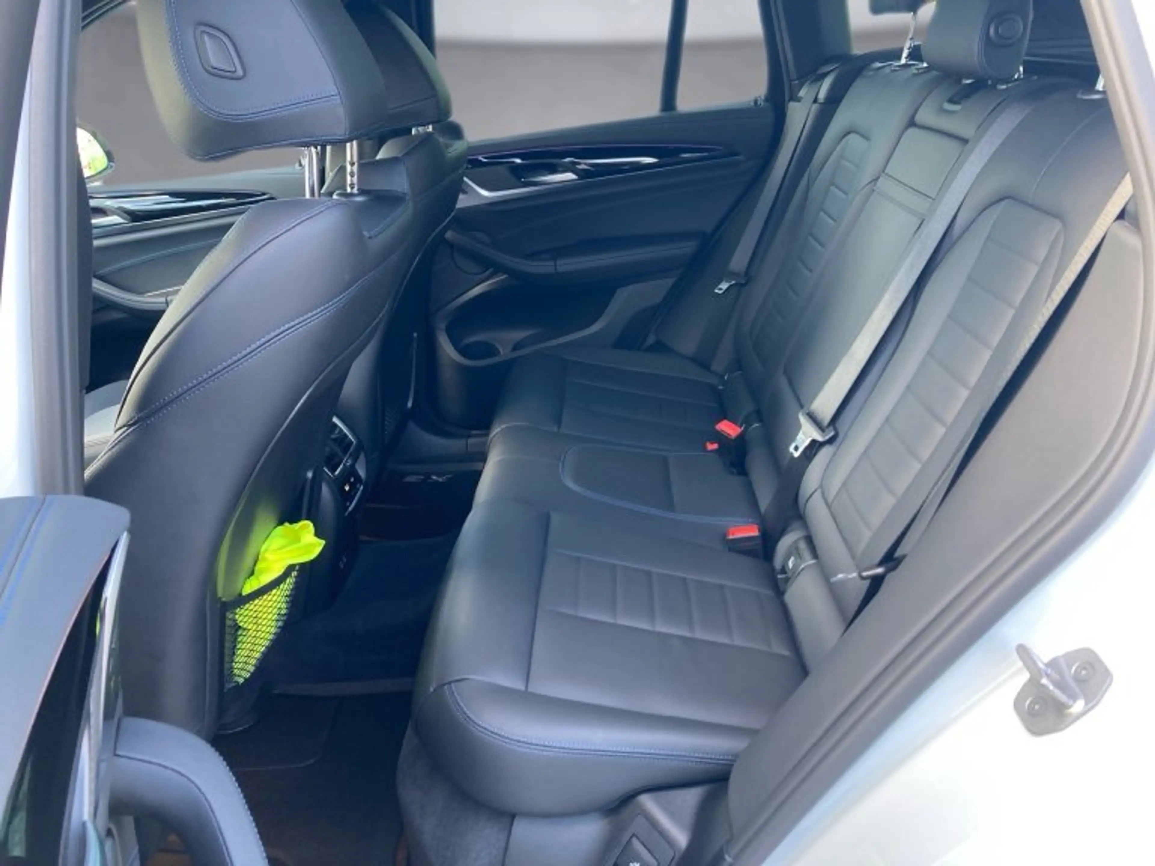 BMW iX3 M 73,8kWh Sport — photo 12