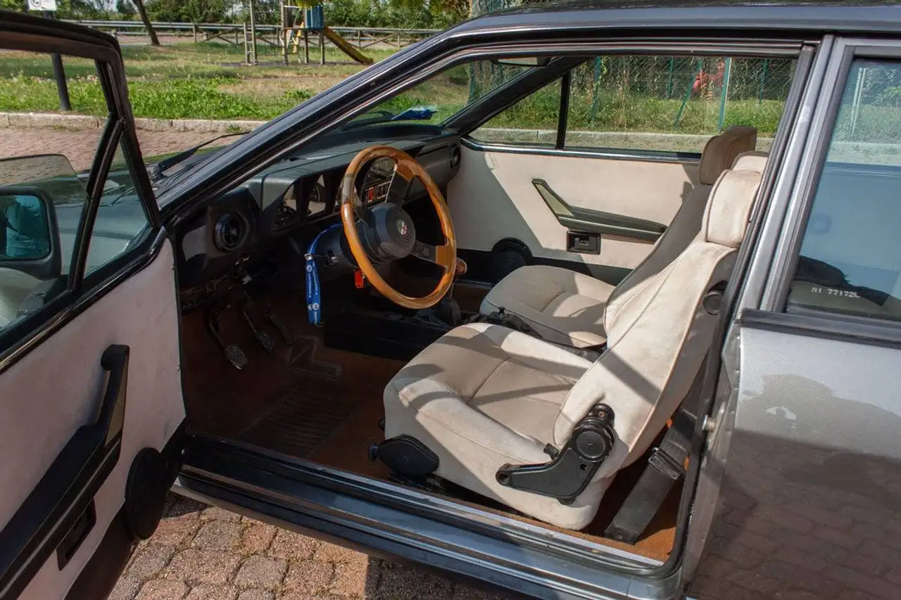 Alfa Romeo GTV 2.0, foto 5