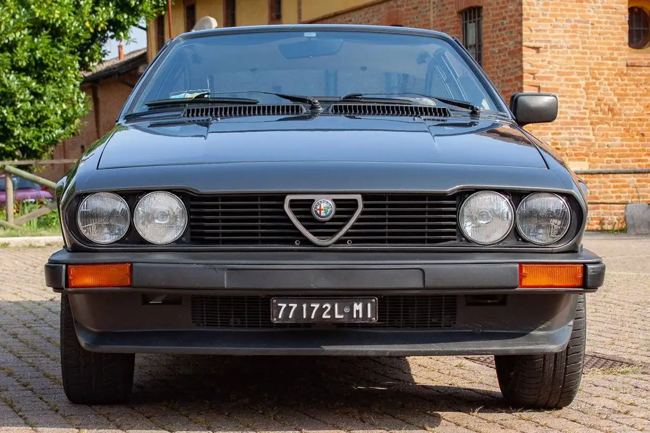 Alfa Romeo GTV 2.0, foto 2