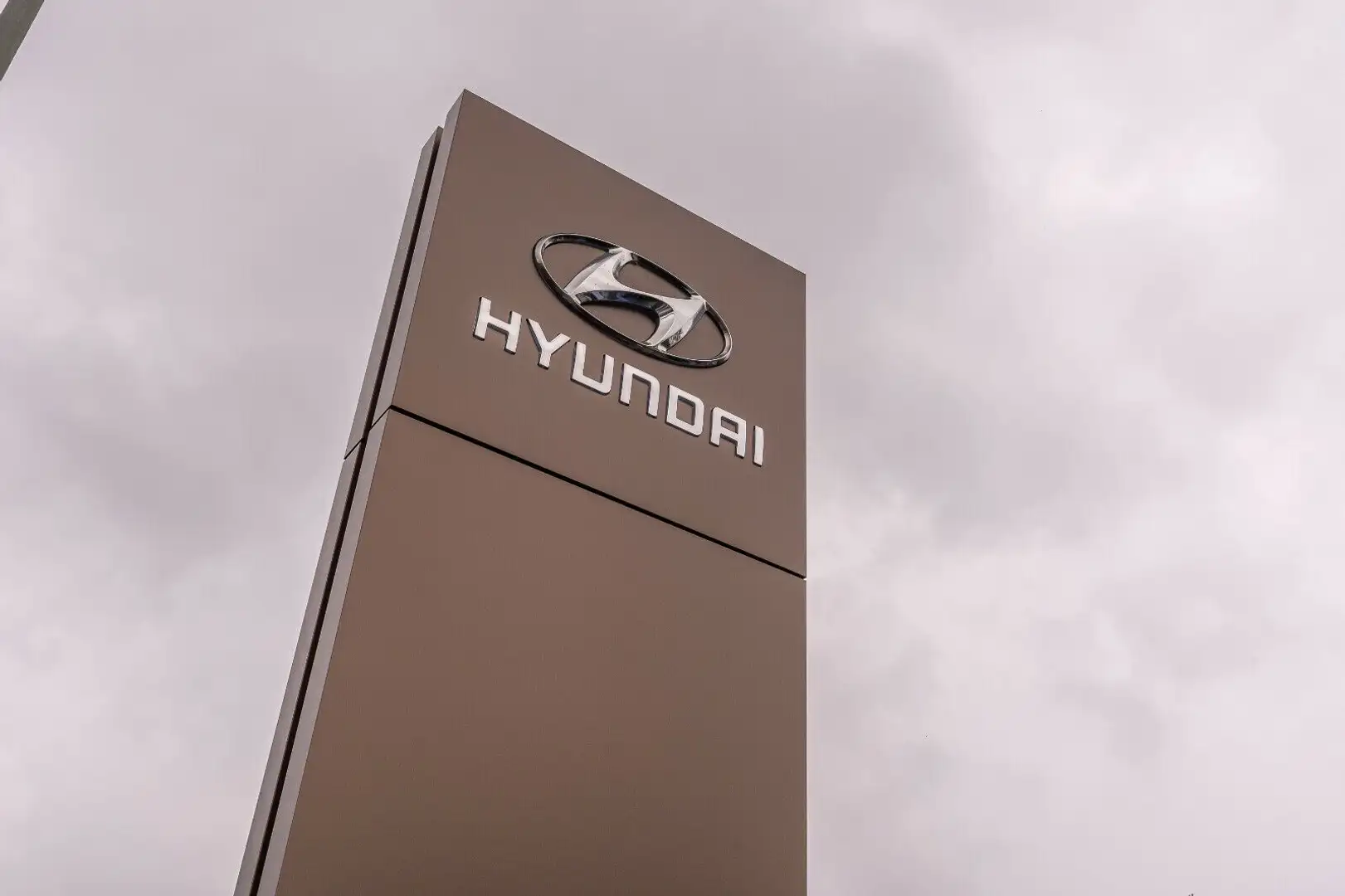 Hyundai TUCSON Premium Mild-Hybrid 2WD Gris - 2