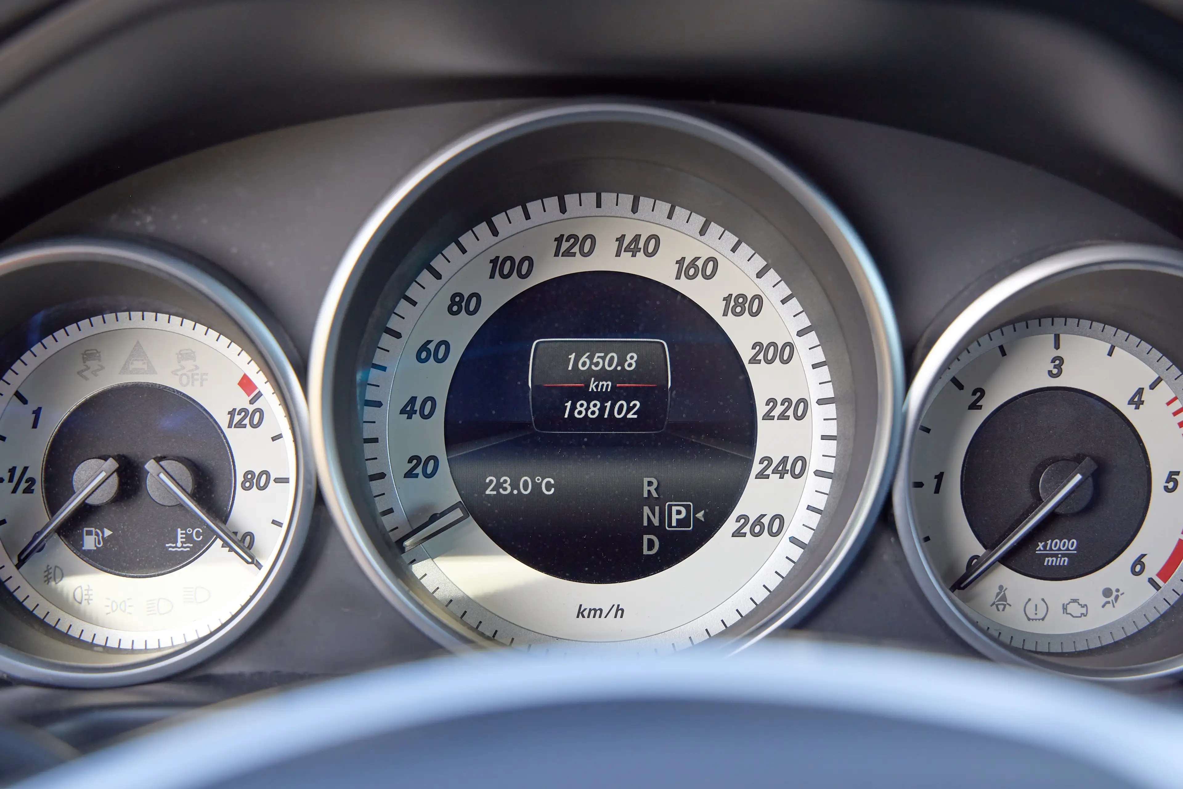 Mercedes-Benz E 250 E 250 T CDI 4Matic 7G-TRONIC Avantgarde — photo 10