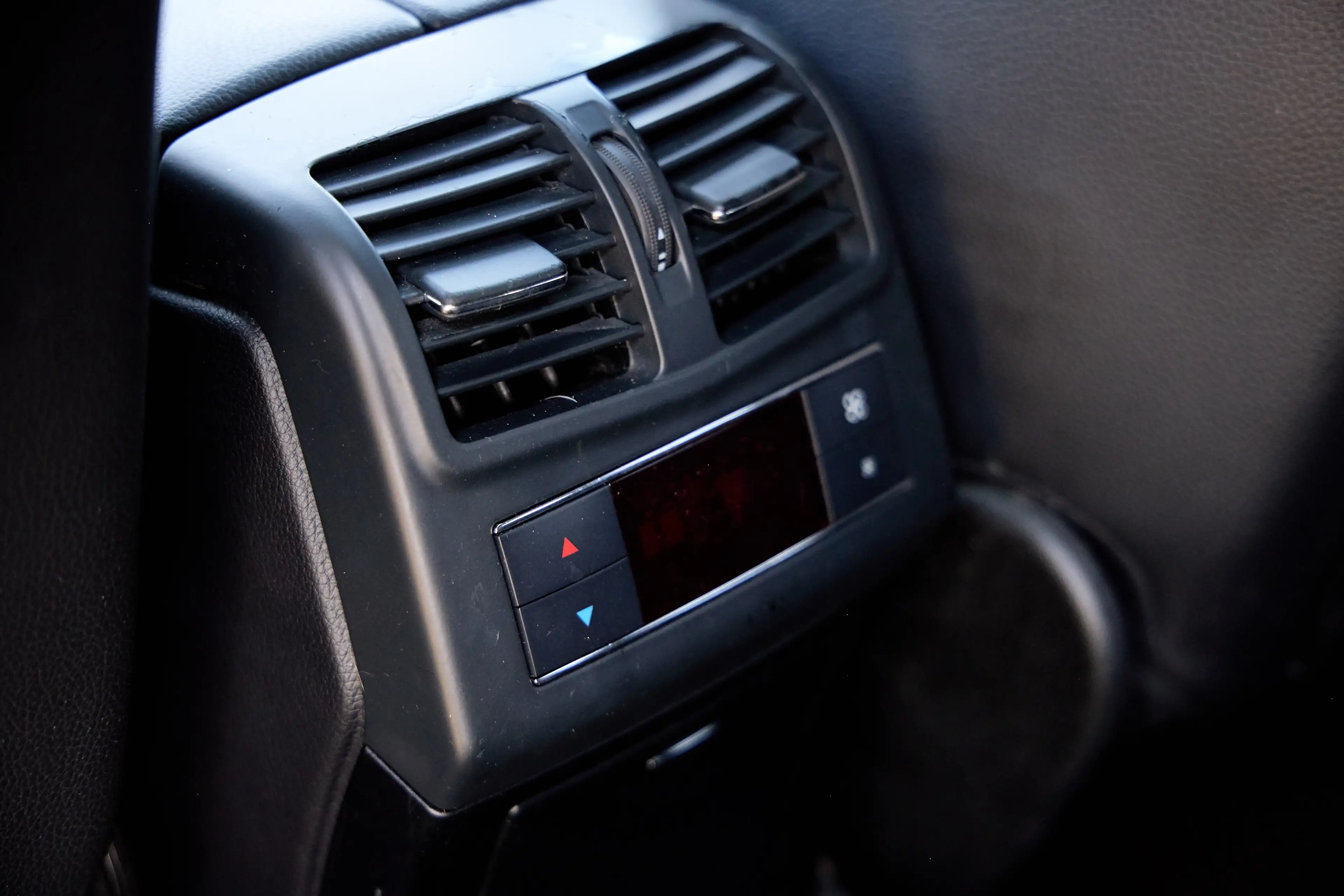 Mercedes-Benz E 250 E 250 T CDI 4Matic 7G-TRONIC Avantgarde — photo 15